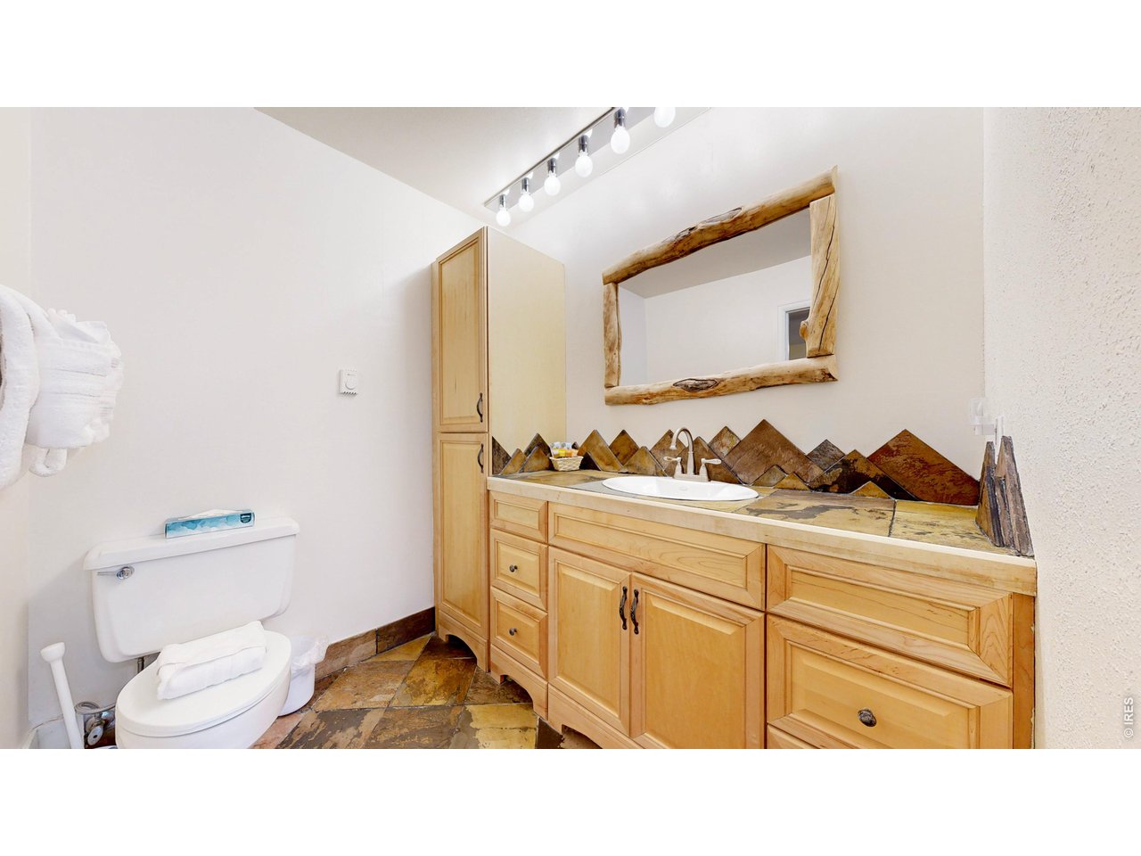 2760 Fall River Rd 276