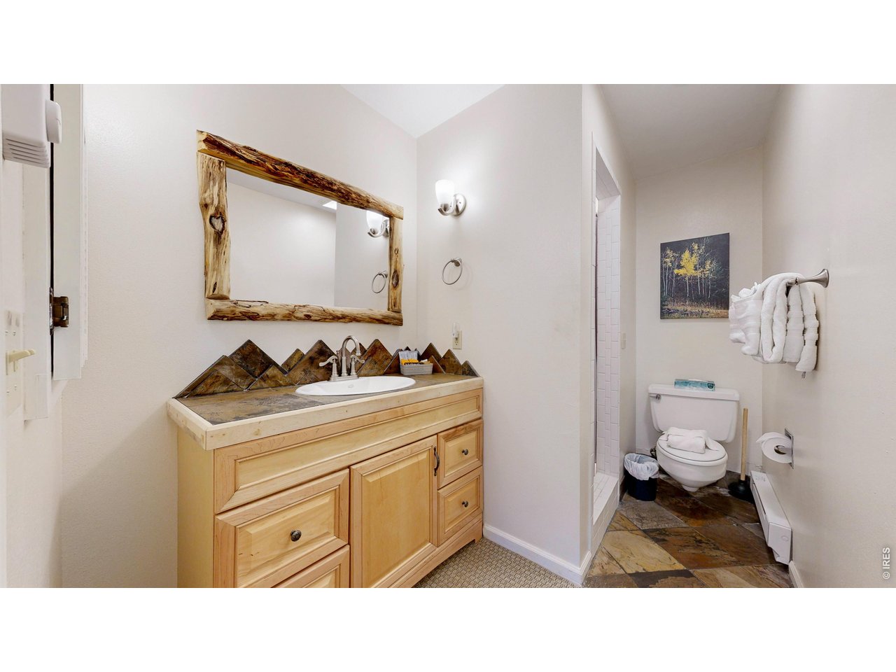 2760 Fall River Rd 276
