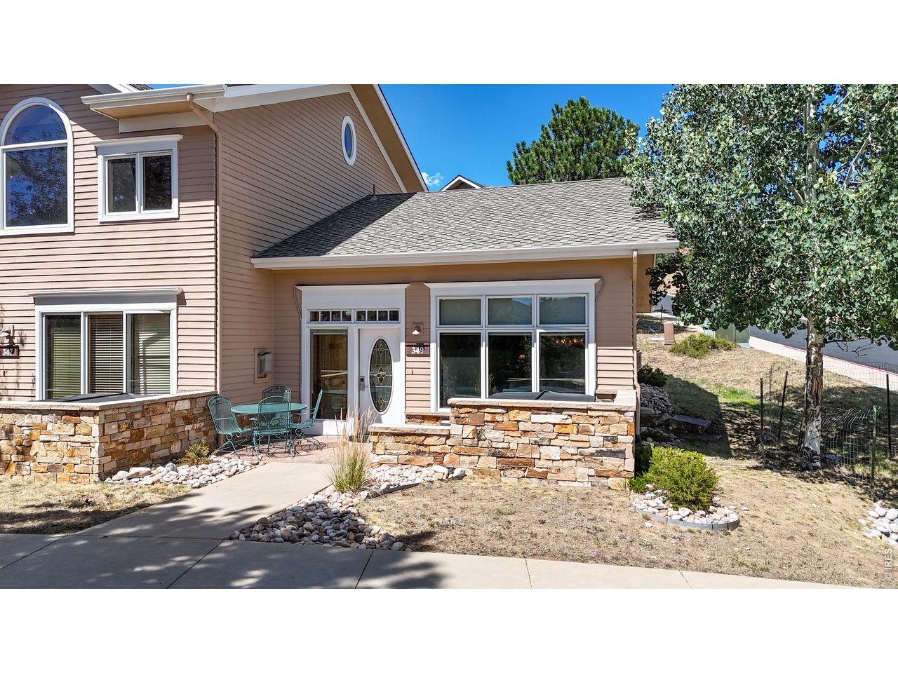 349 Overlook Ct
