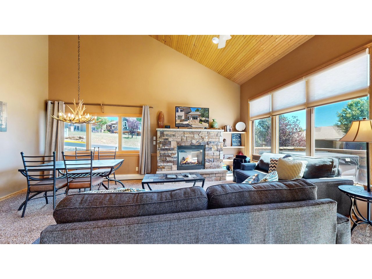 349 Overlook Ct
