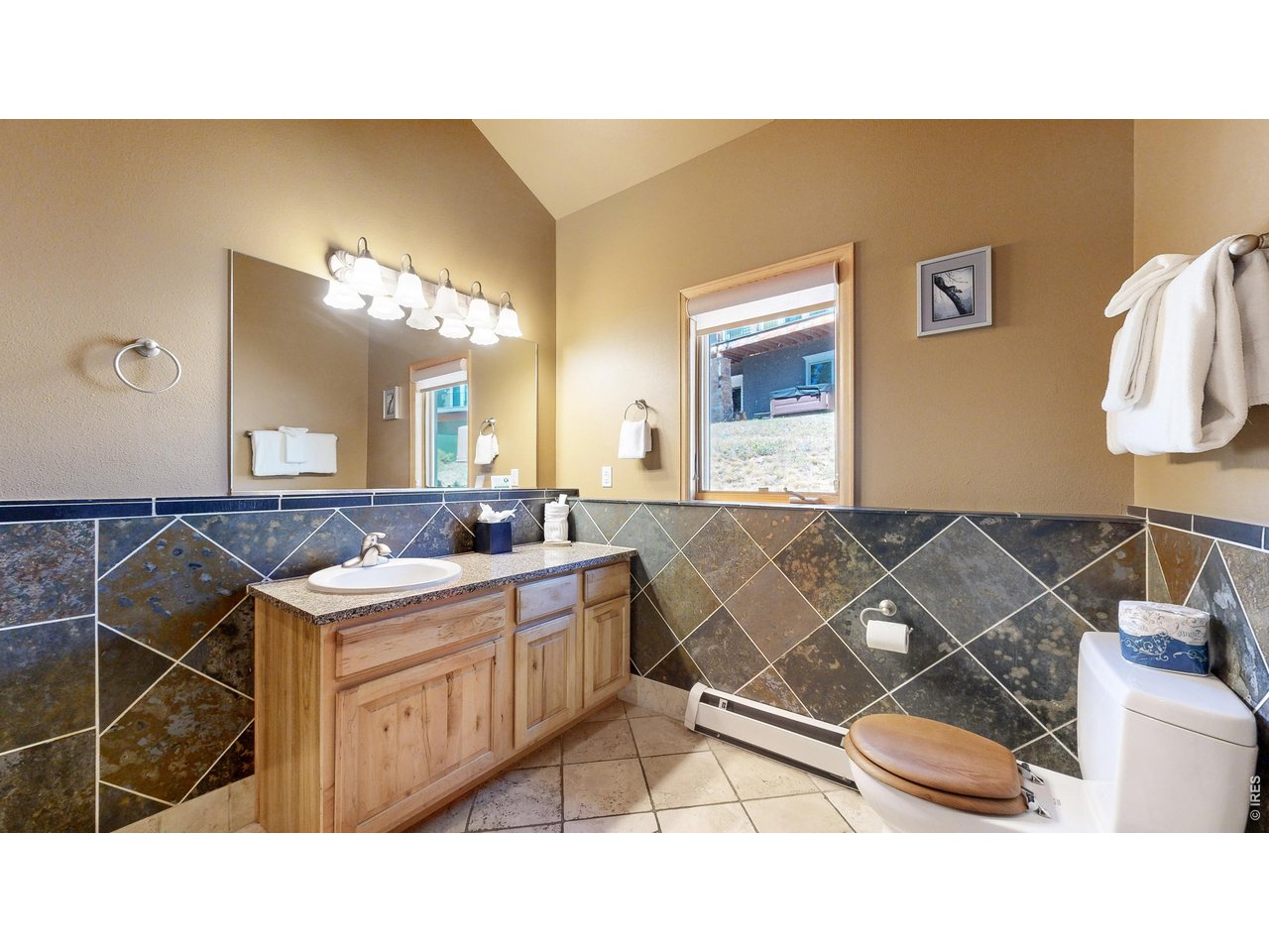 349 Overlook Ct