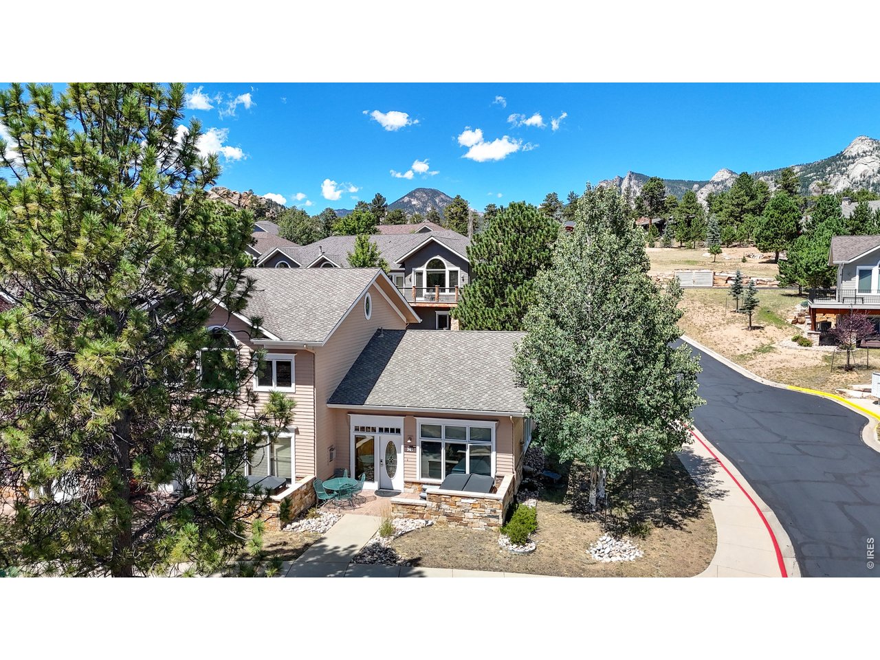 349 Overlook Ct