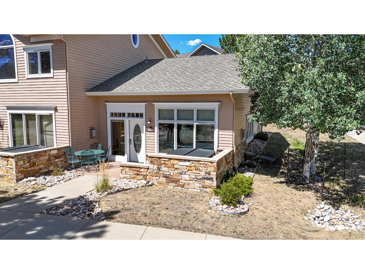 349 Overlook Ct