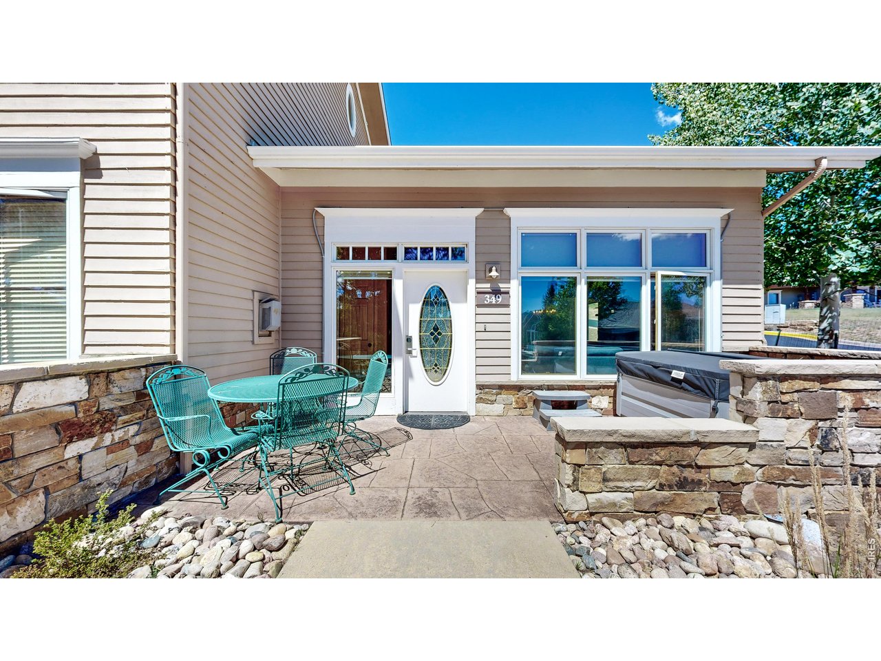 349 Overlook Ct