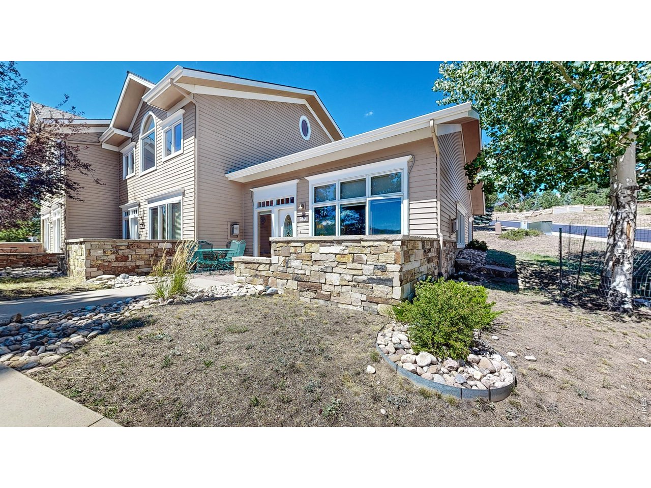 349 Overlook Ct