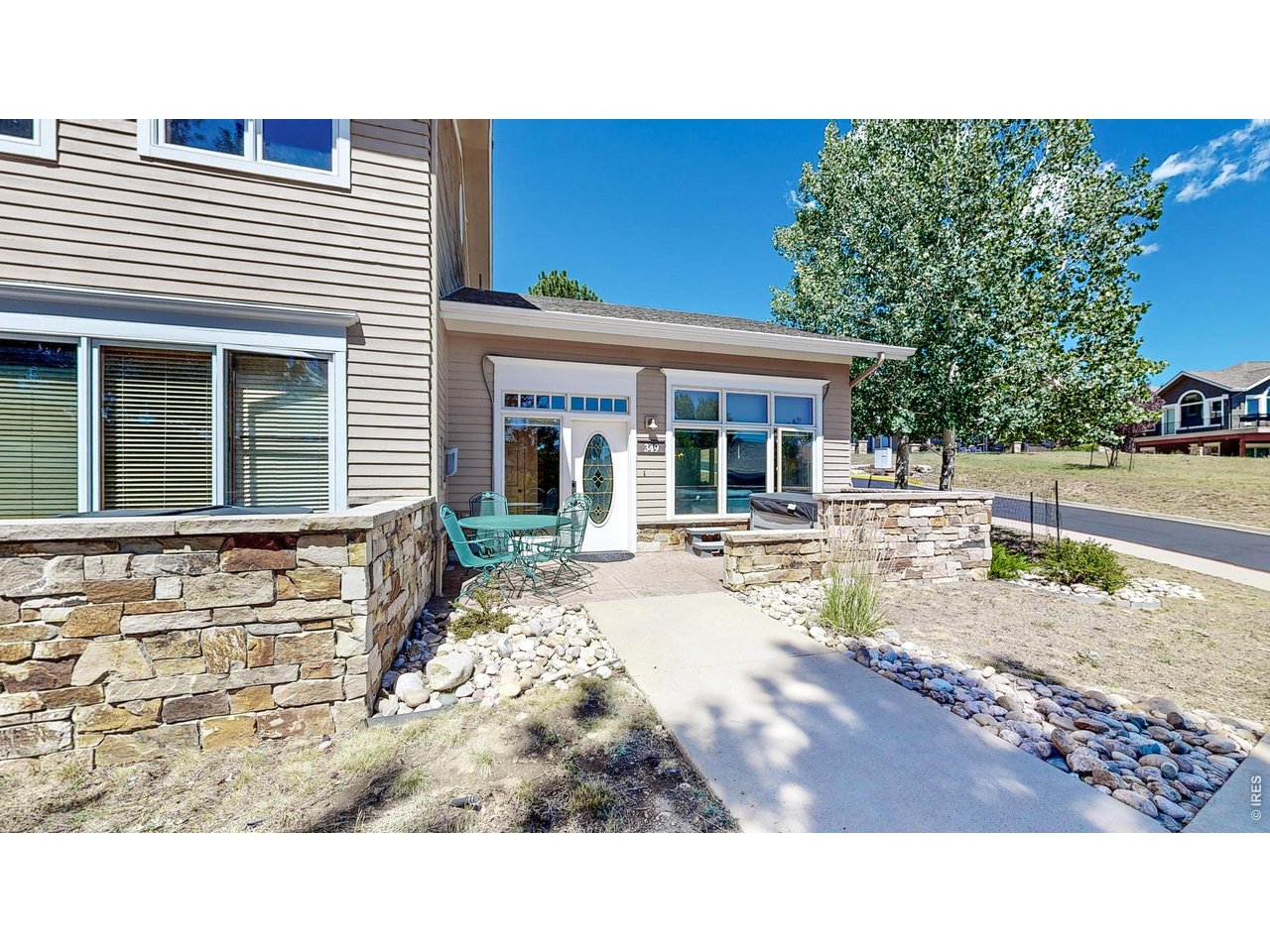 349 Overlook Ct