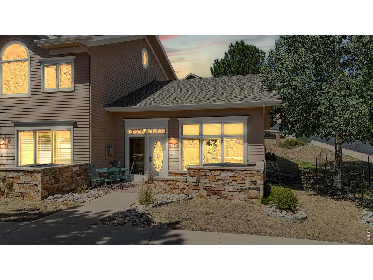 349 Overlook Ct