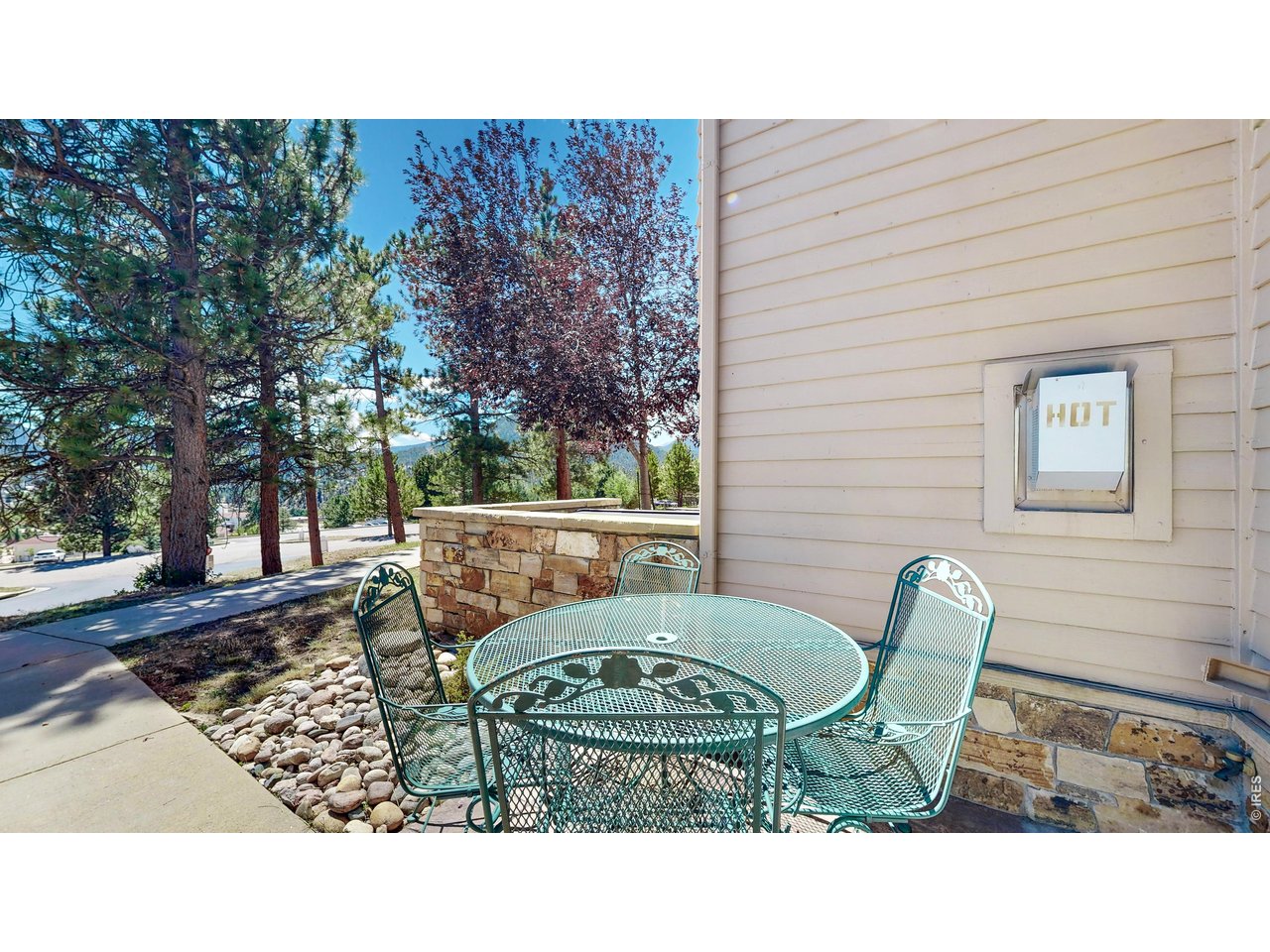 349 Overlook Ct