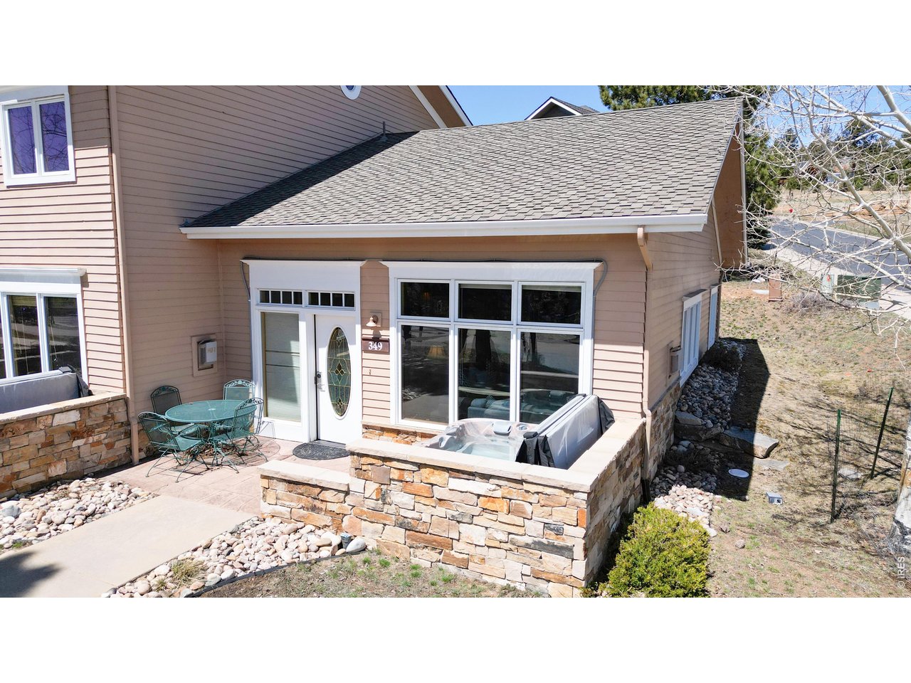349 Overlook Ct