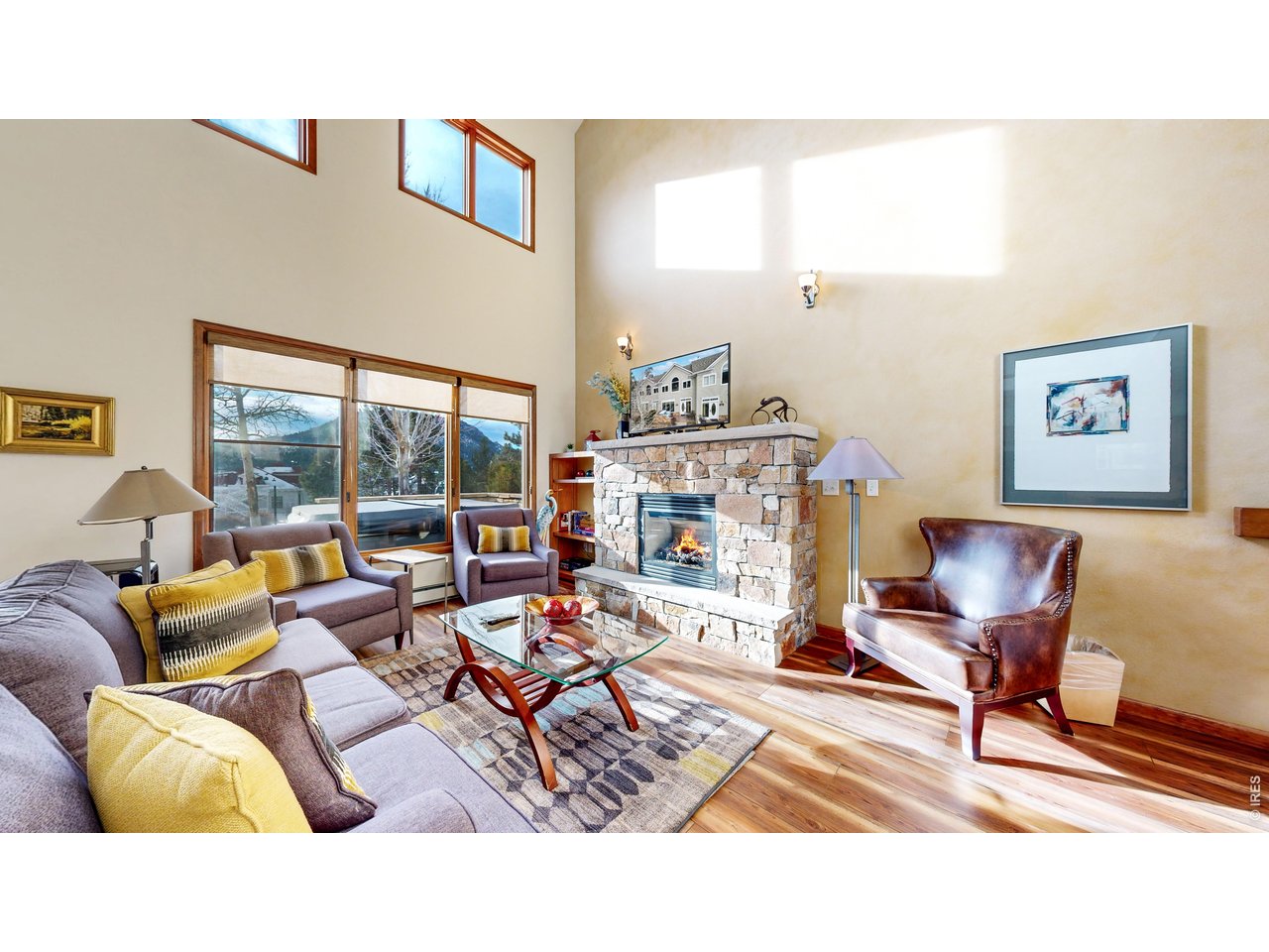 325 Overlook Ct