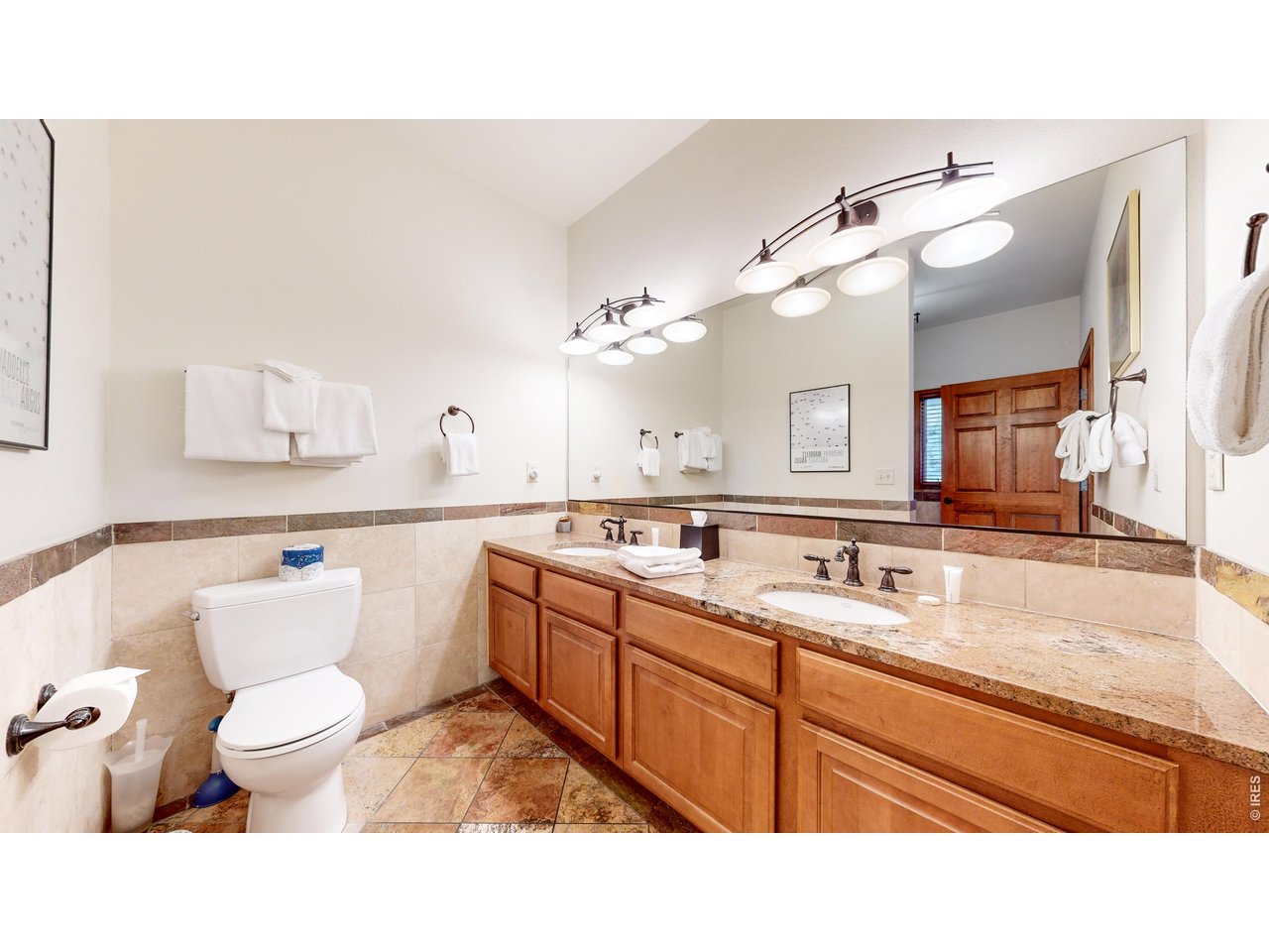 325 Overlook Ct