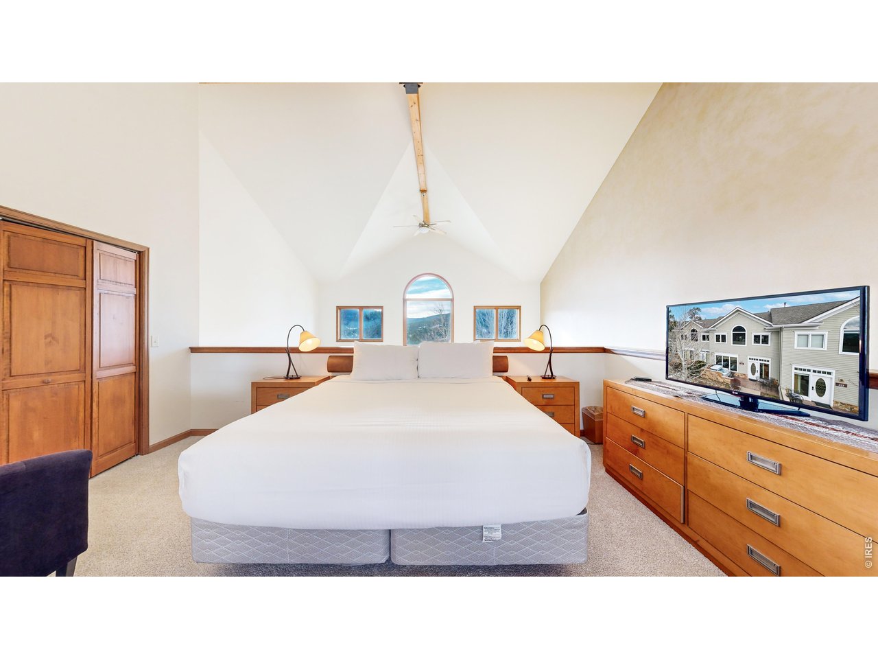325 Overlook Ct