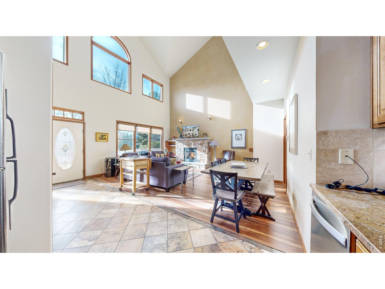 325 Overlook Ct