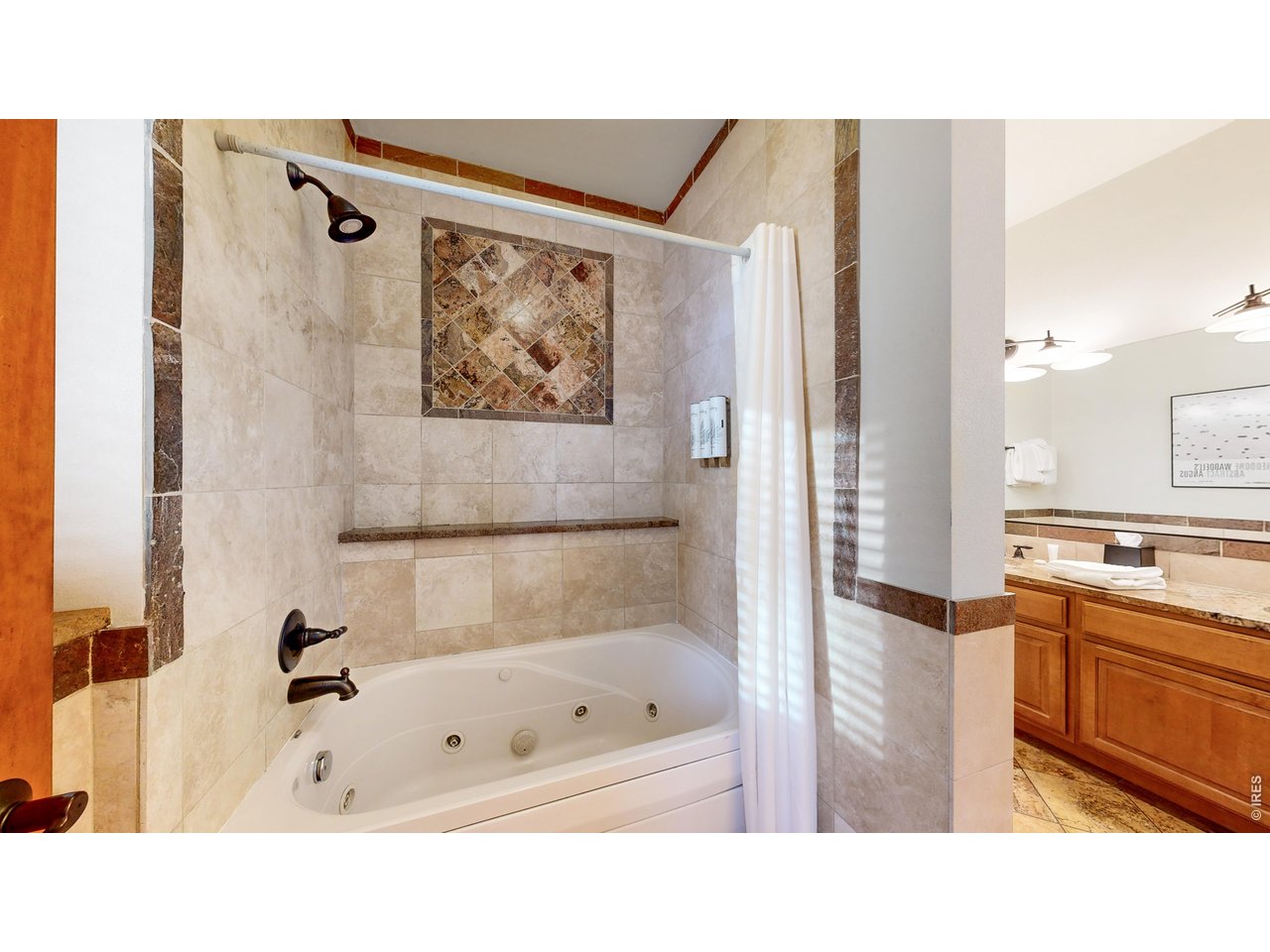 325 Overlook Ct