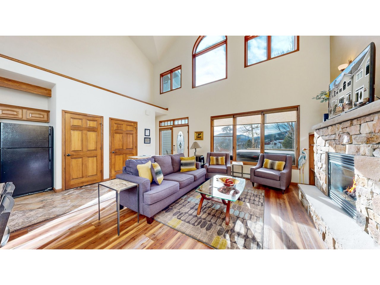 325 Overlook Ct