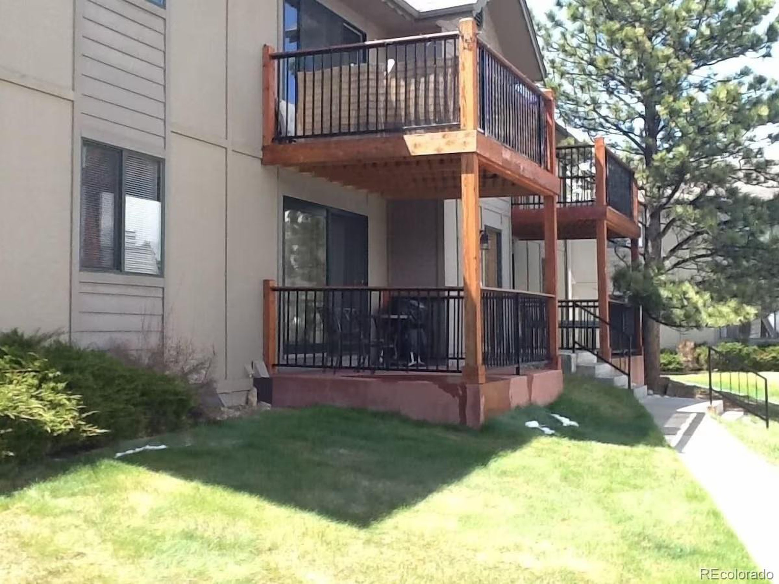 1155 S Saint Vrain Ave