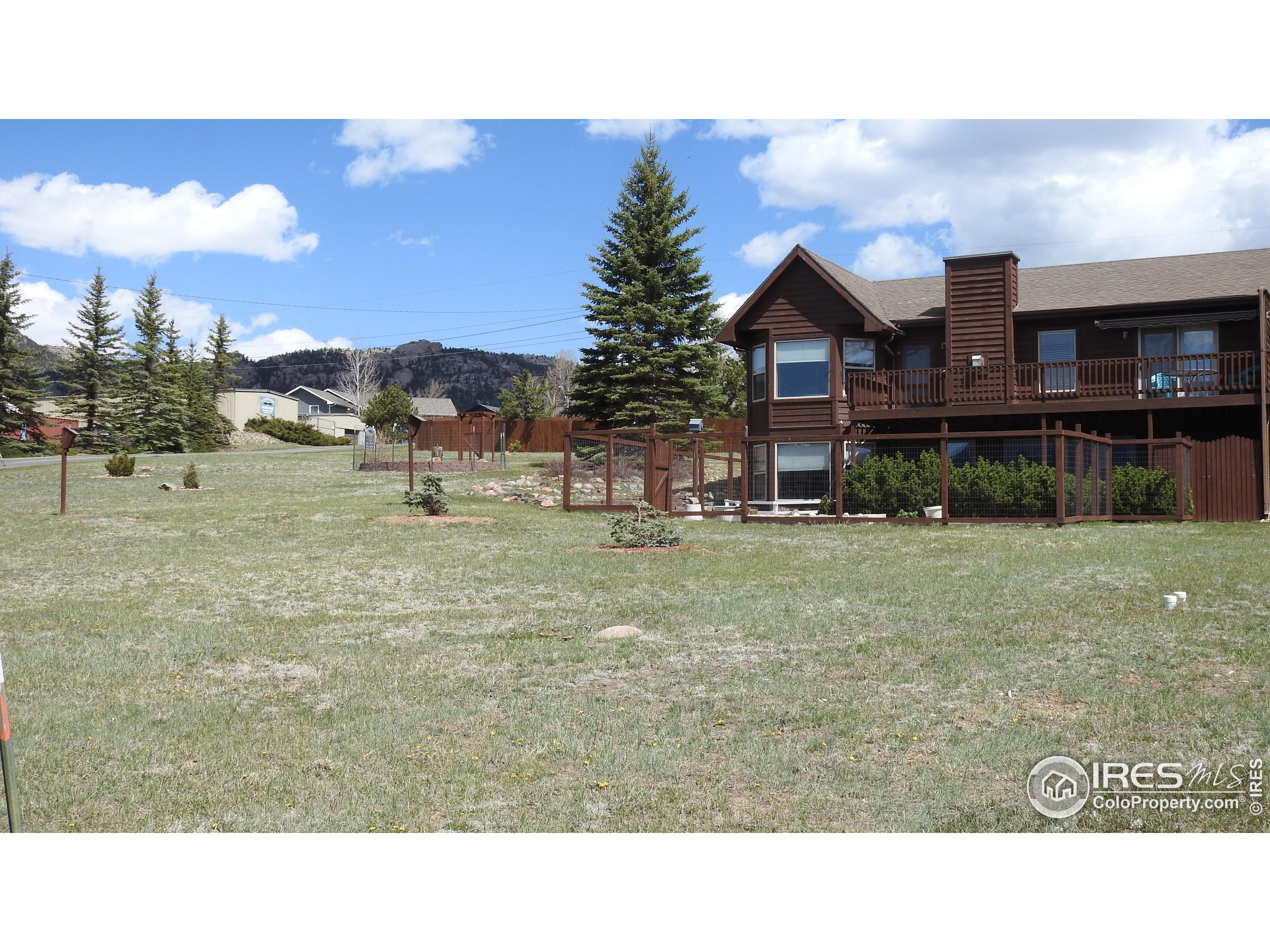610 Lone Pine Dr