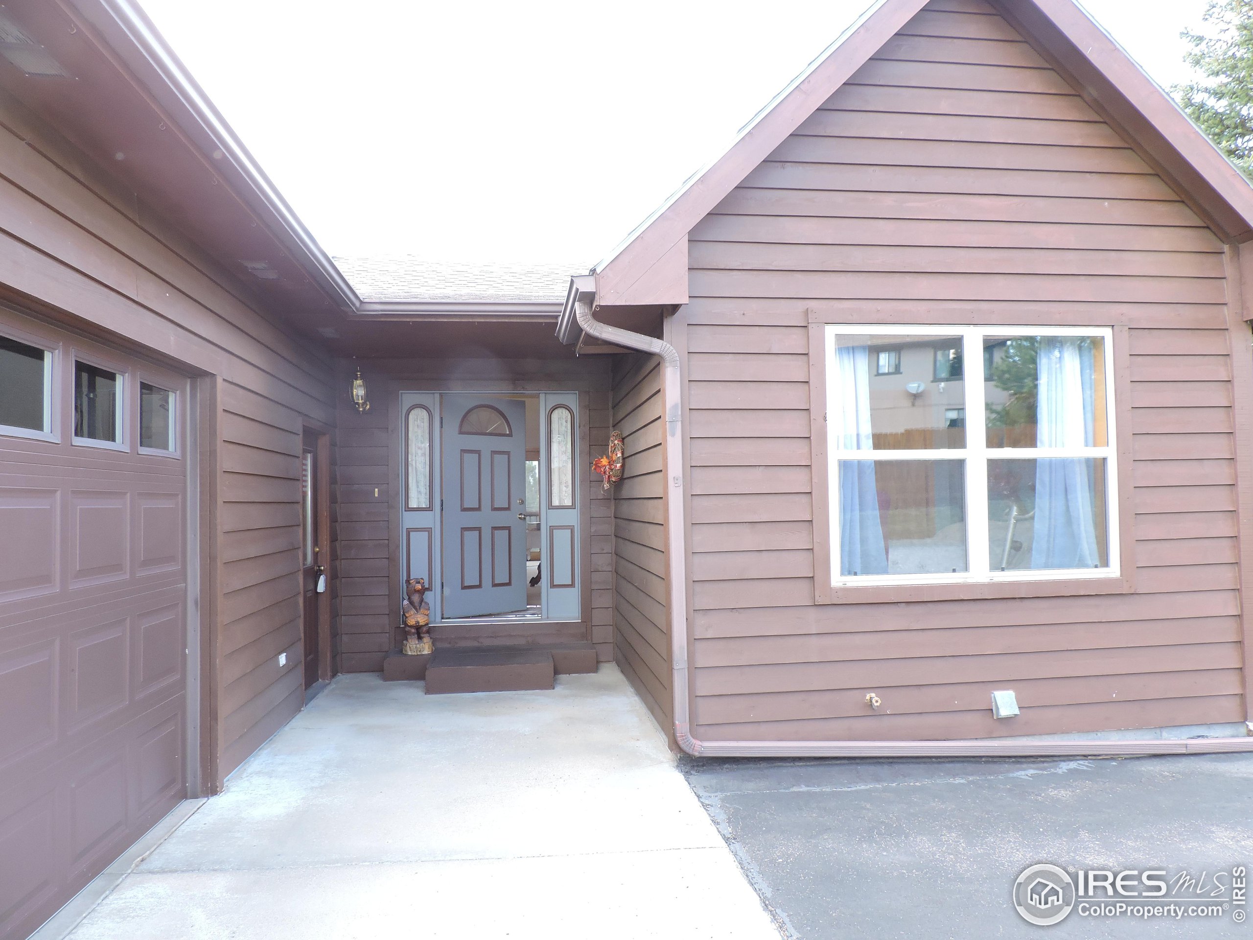 610 Lone Pine Dr