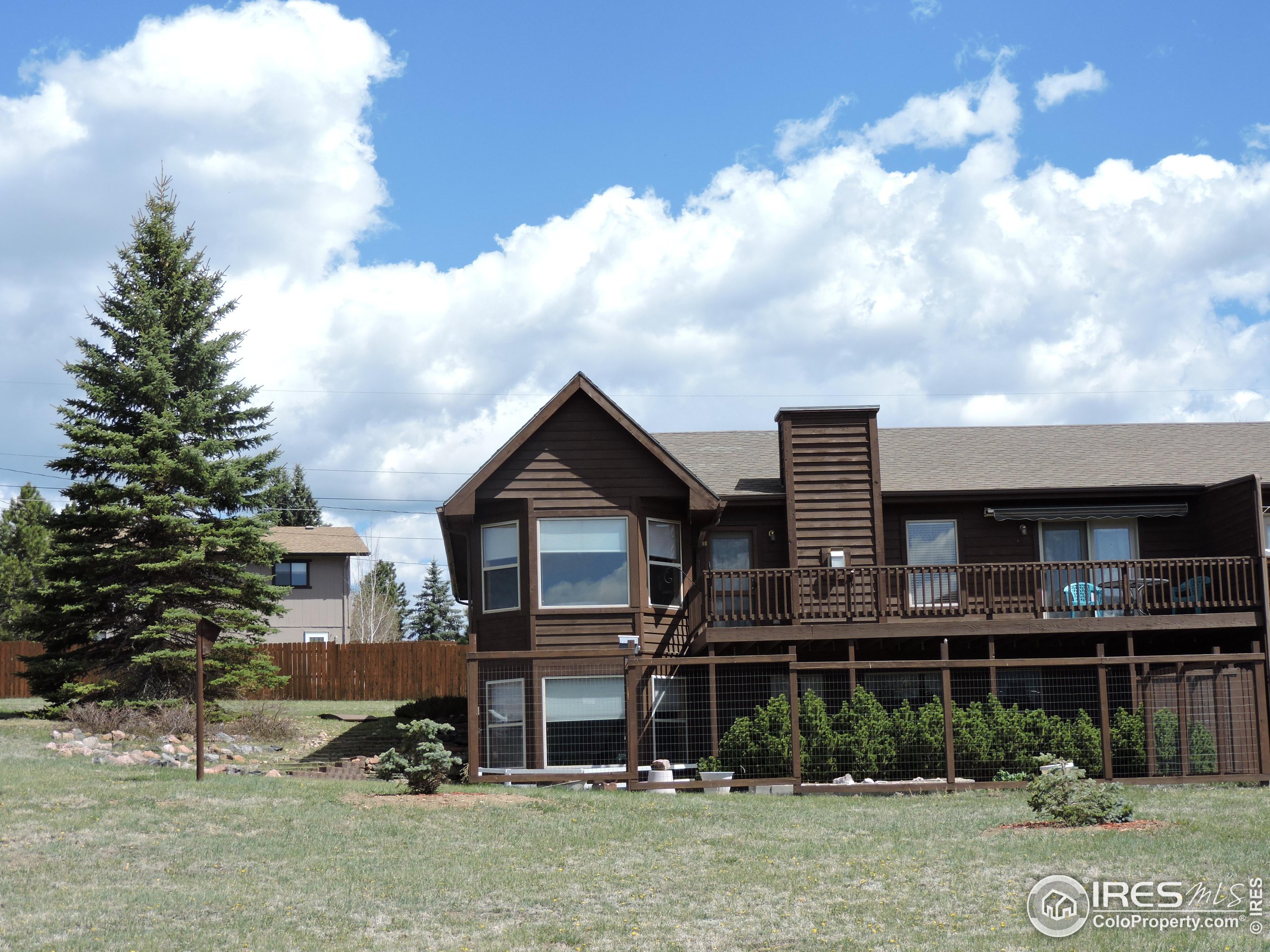 610 Lone Pine Dr