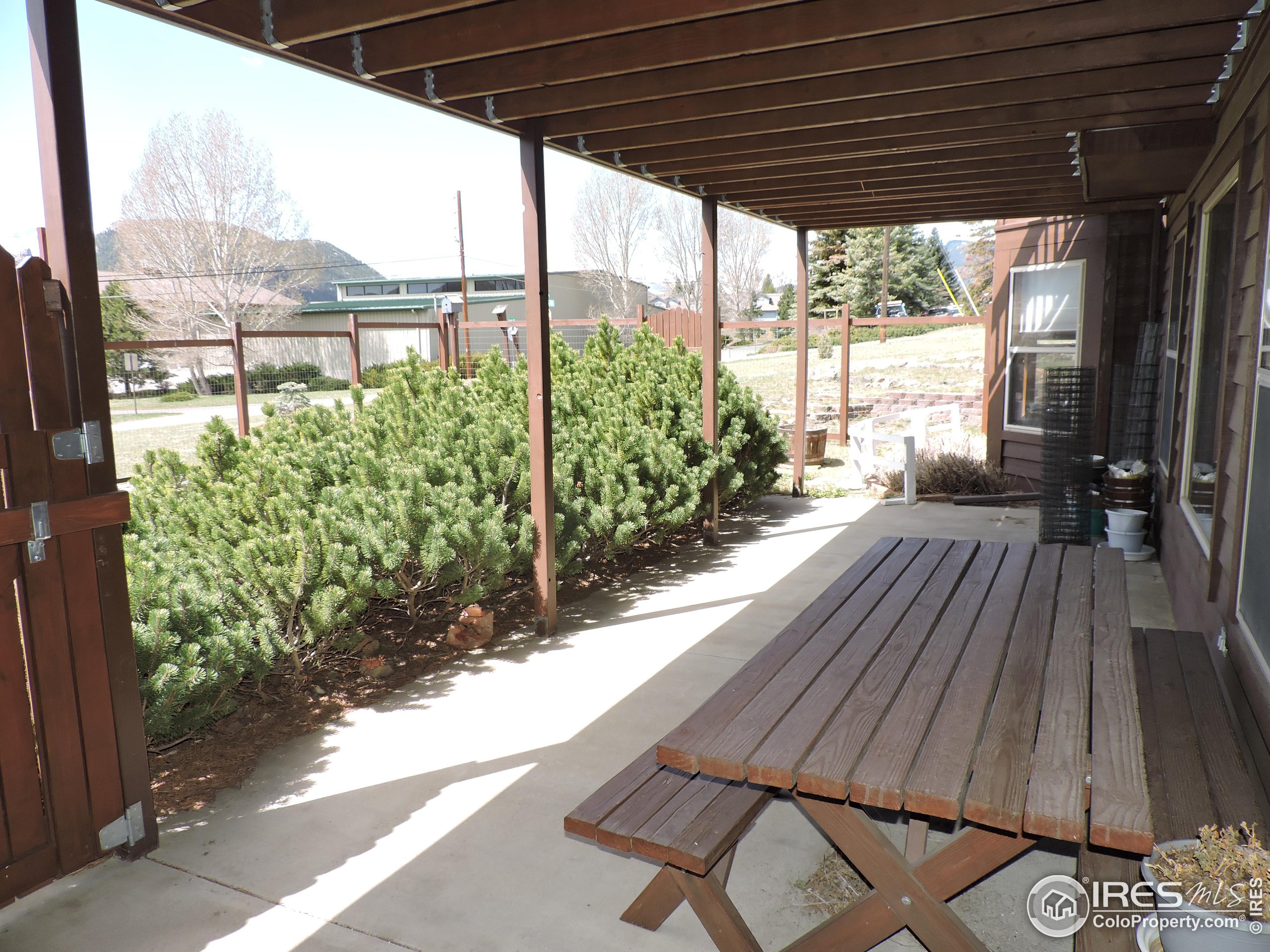 610 Lone Pine Dr