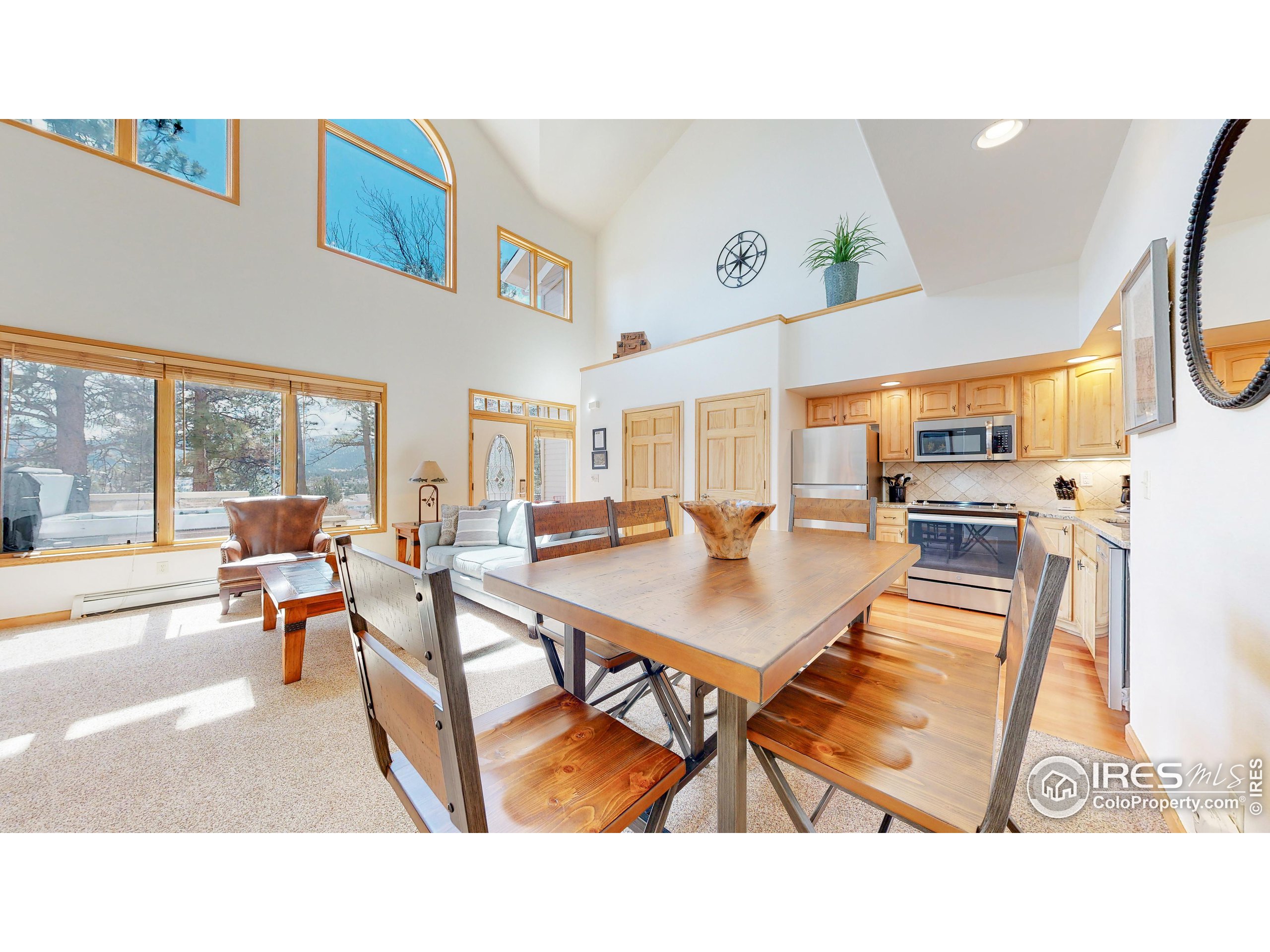 347 Overlook Ln