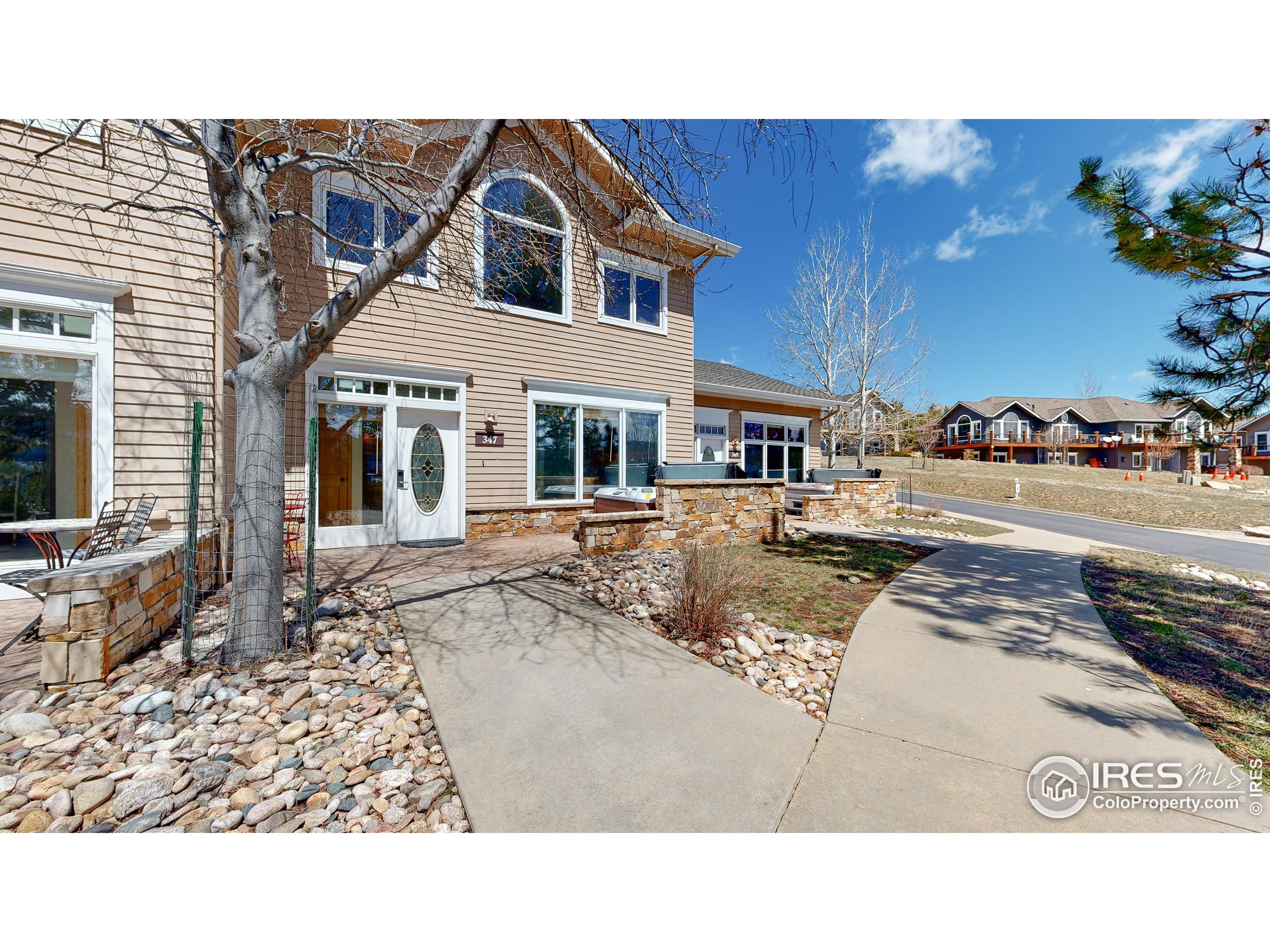 347 Overlook Ln