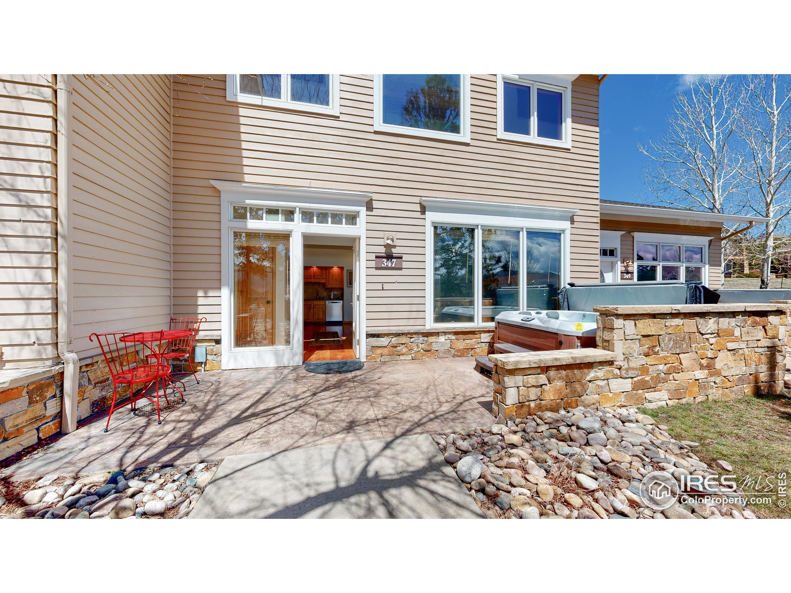 347 Overlook Ln