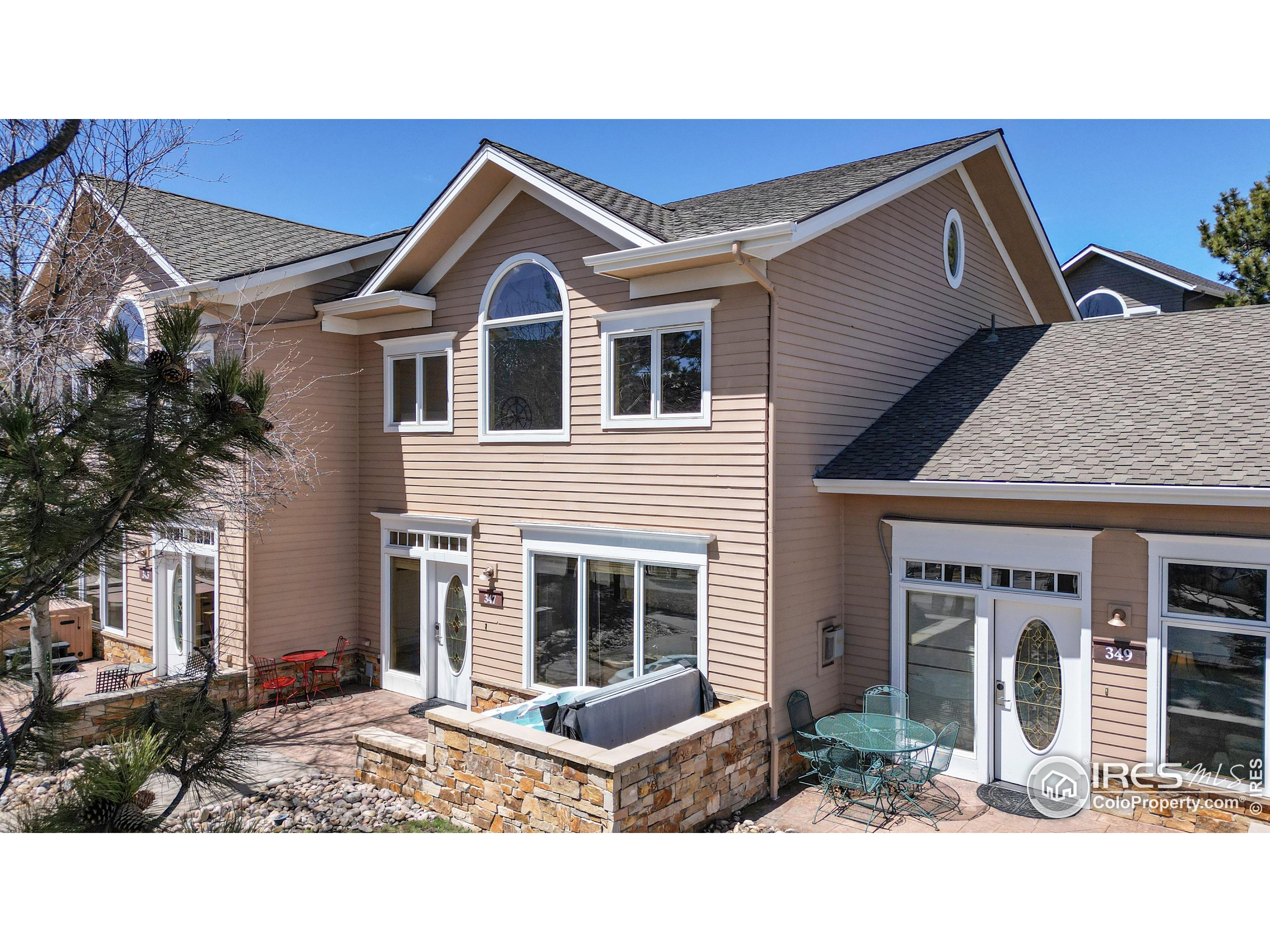 347 Overlook Ln