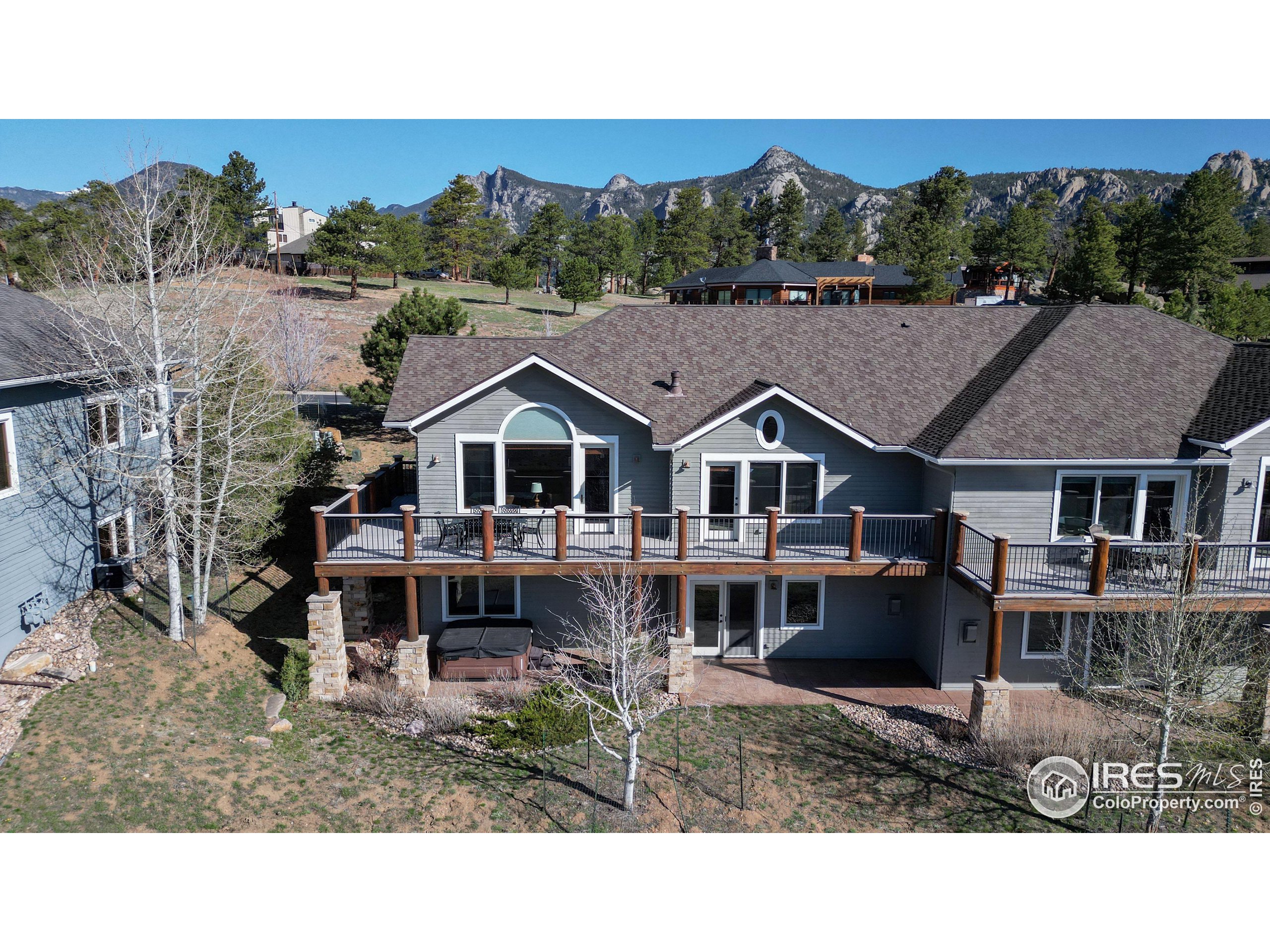 326 Overlook Ct