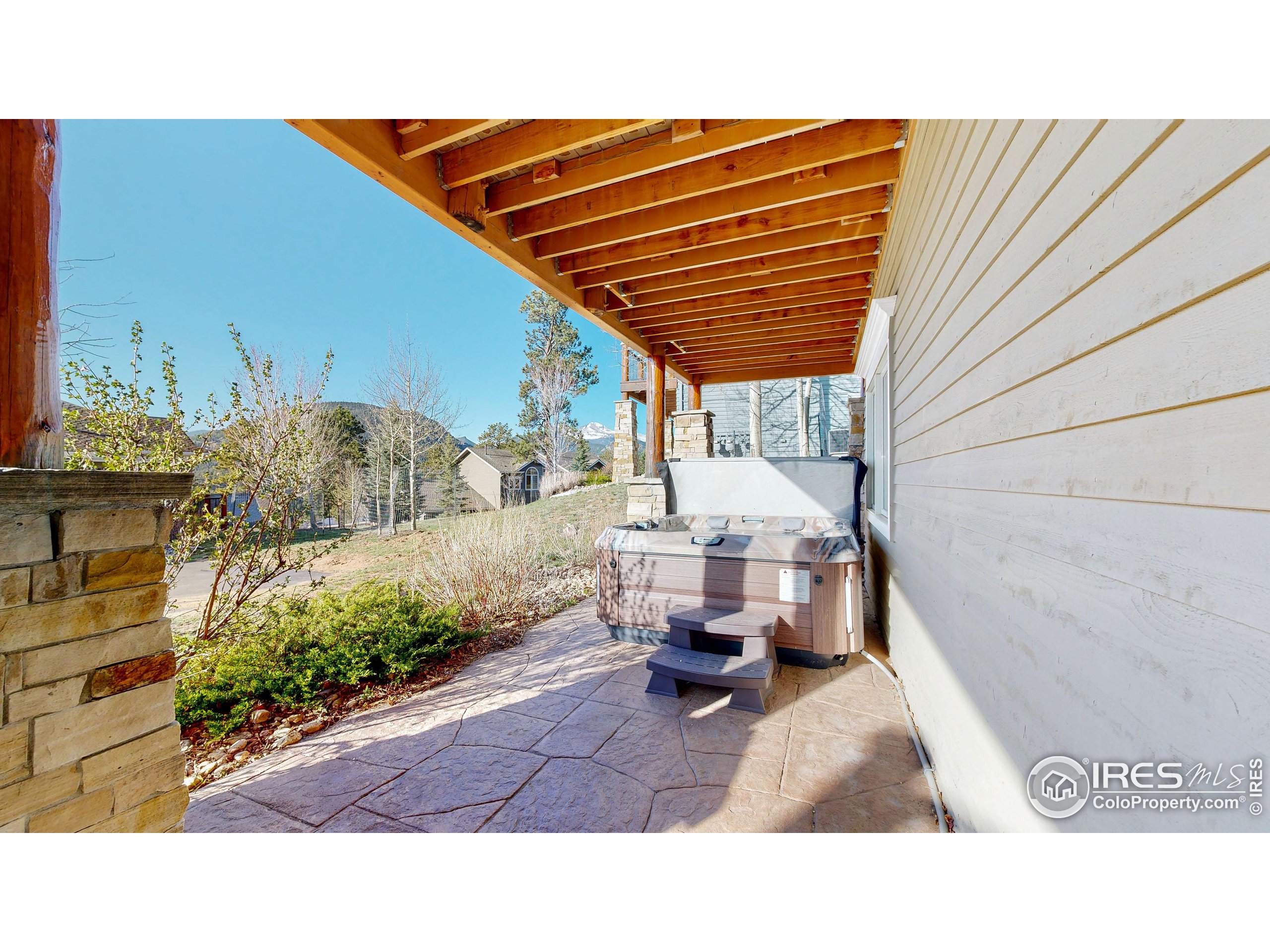 326 Overlook Ct