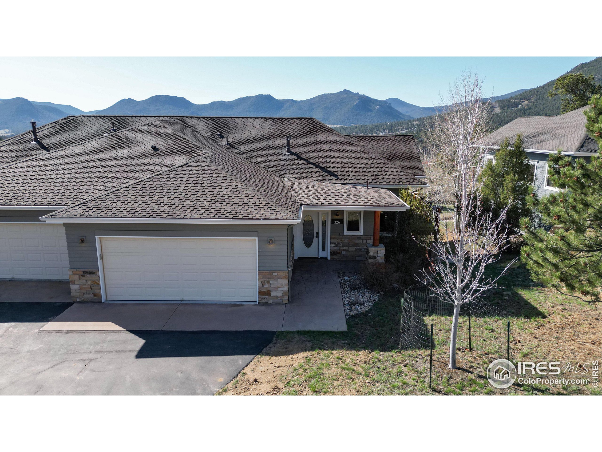 326 Overlook Ct