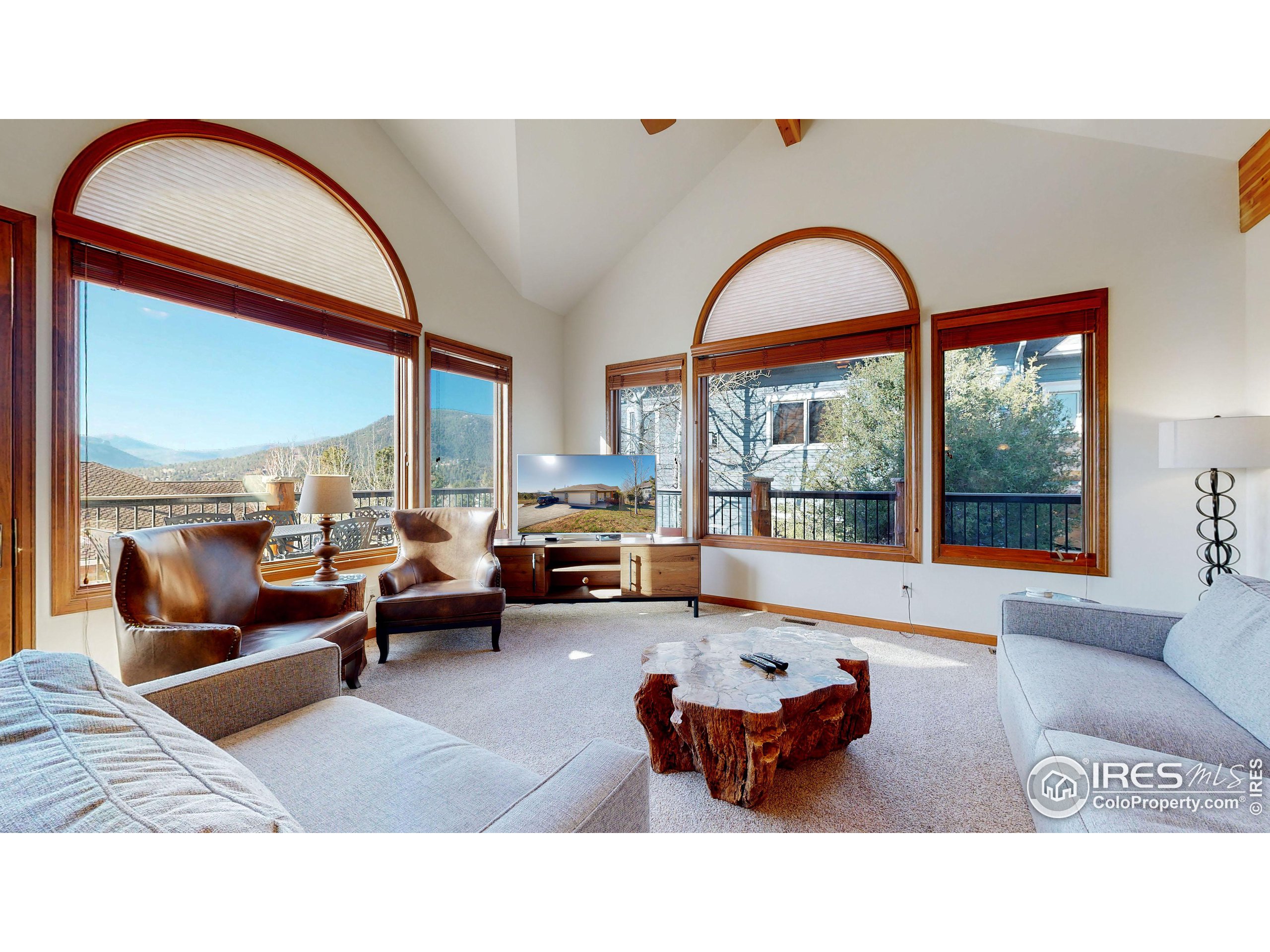 326 Overlook Ct