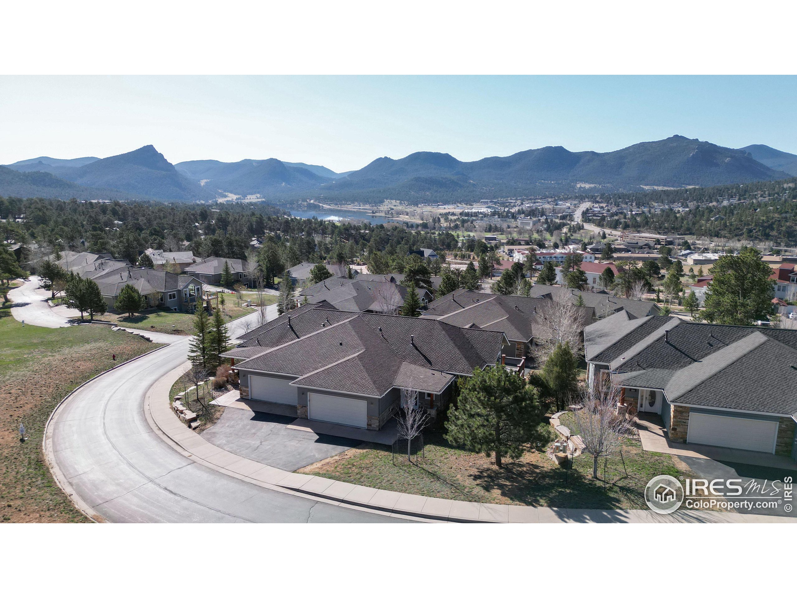 326 Overlook Ct