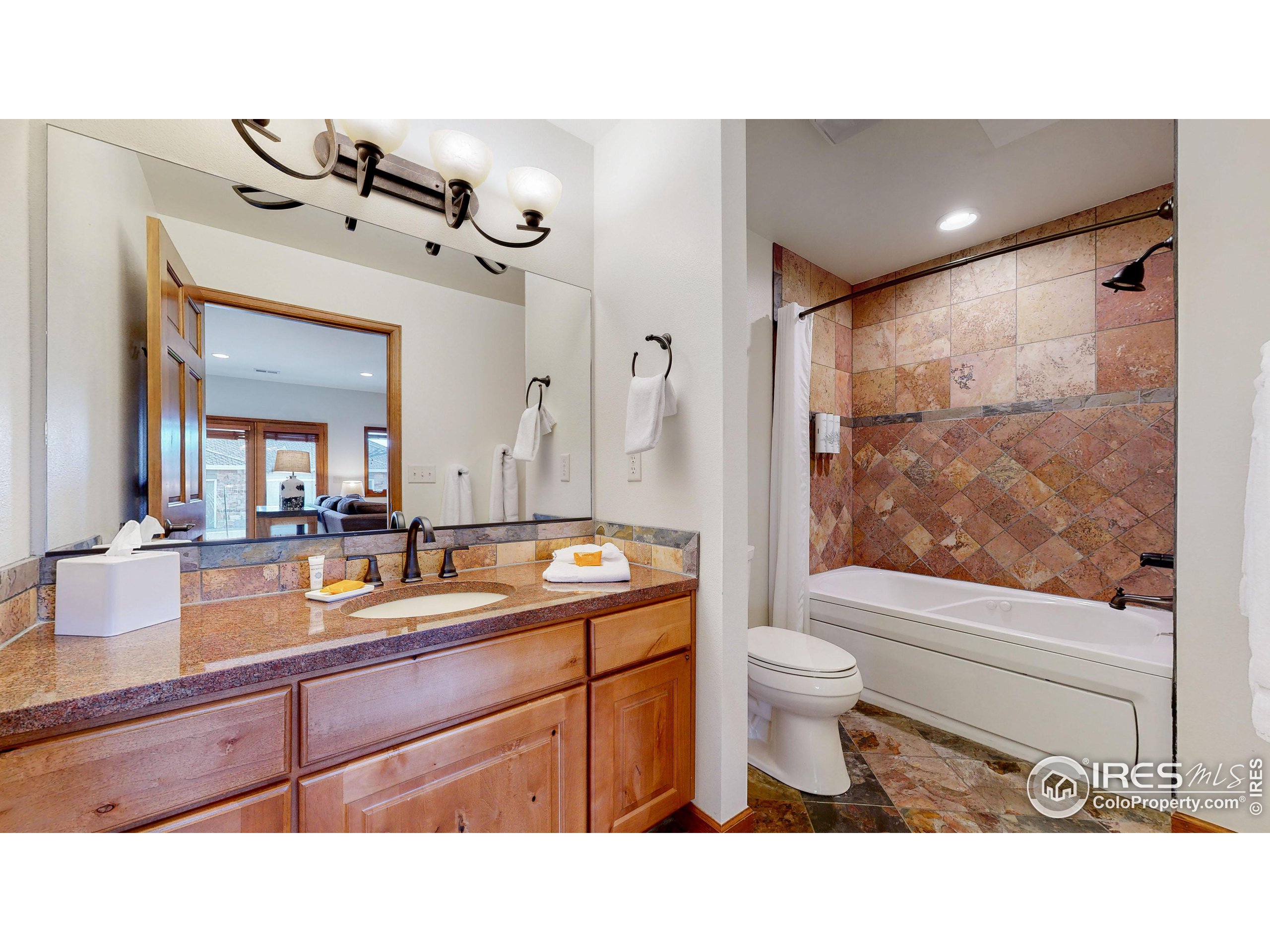 326 Overlook Ct