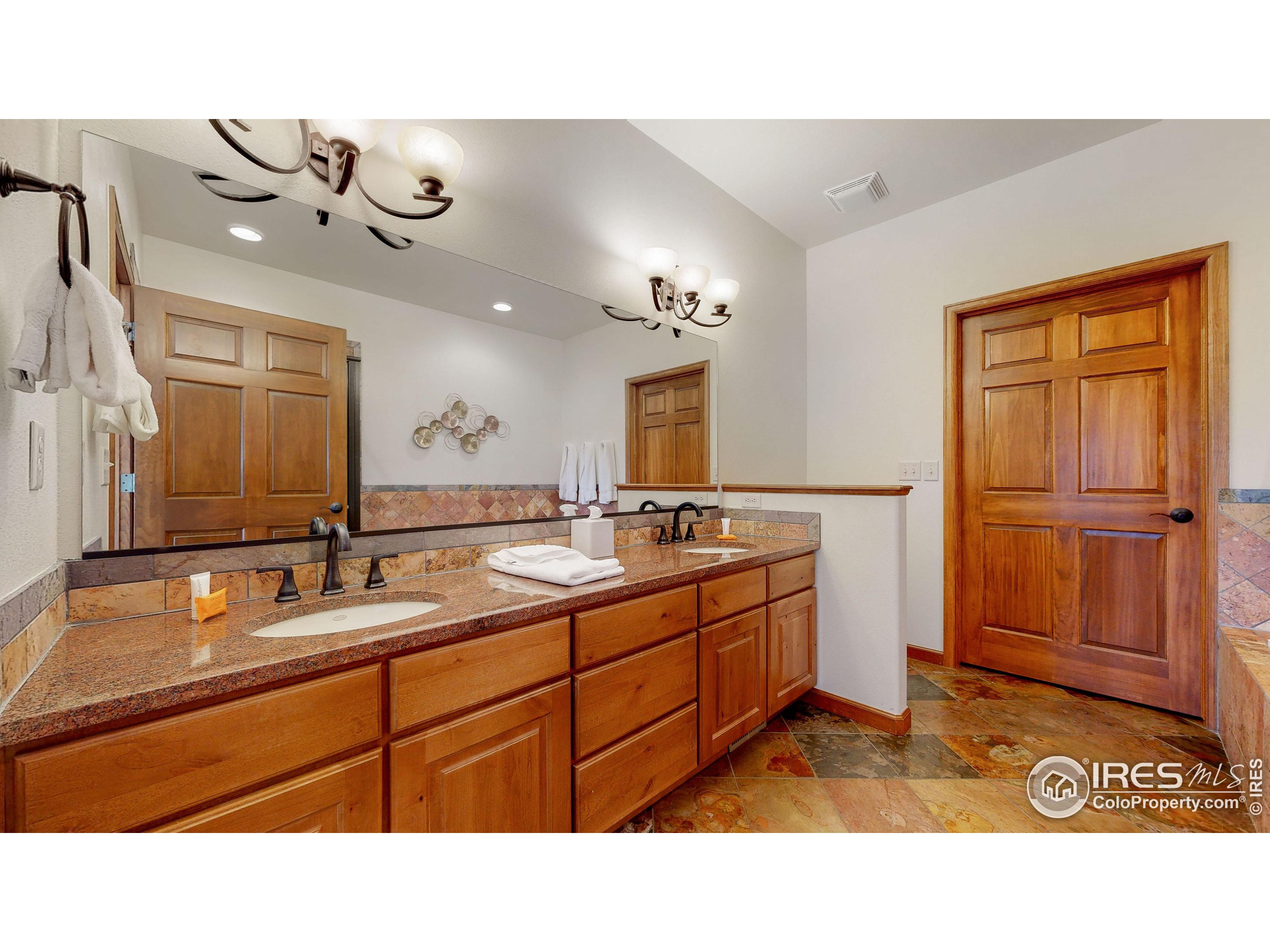 326 Overlook Ct