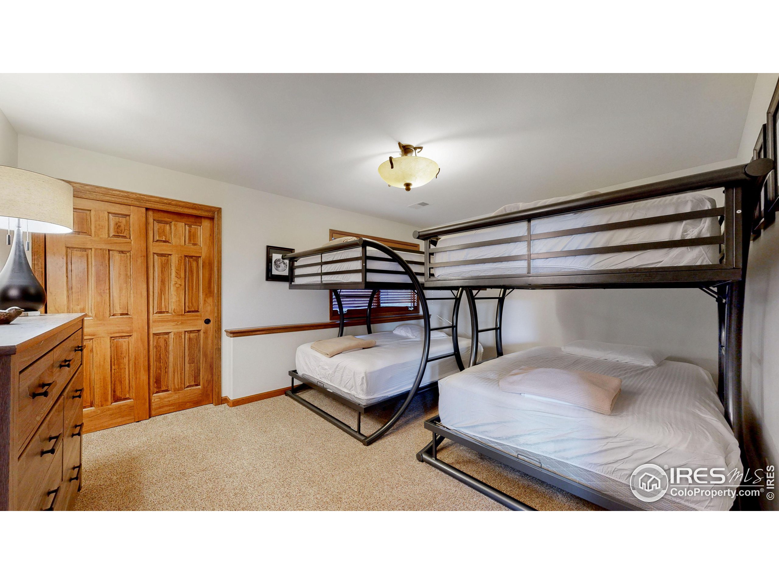 326 Overlook Ct
