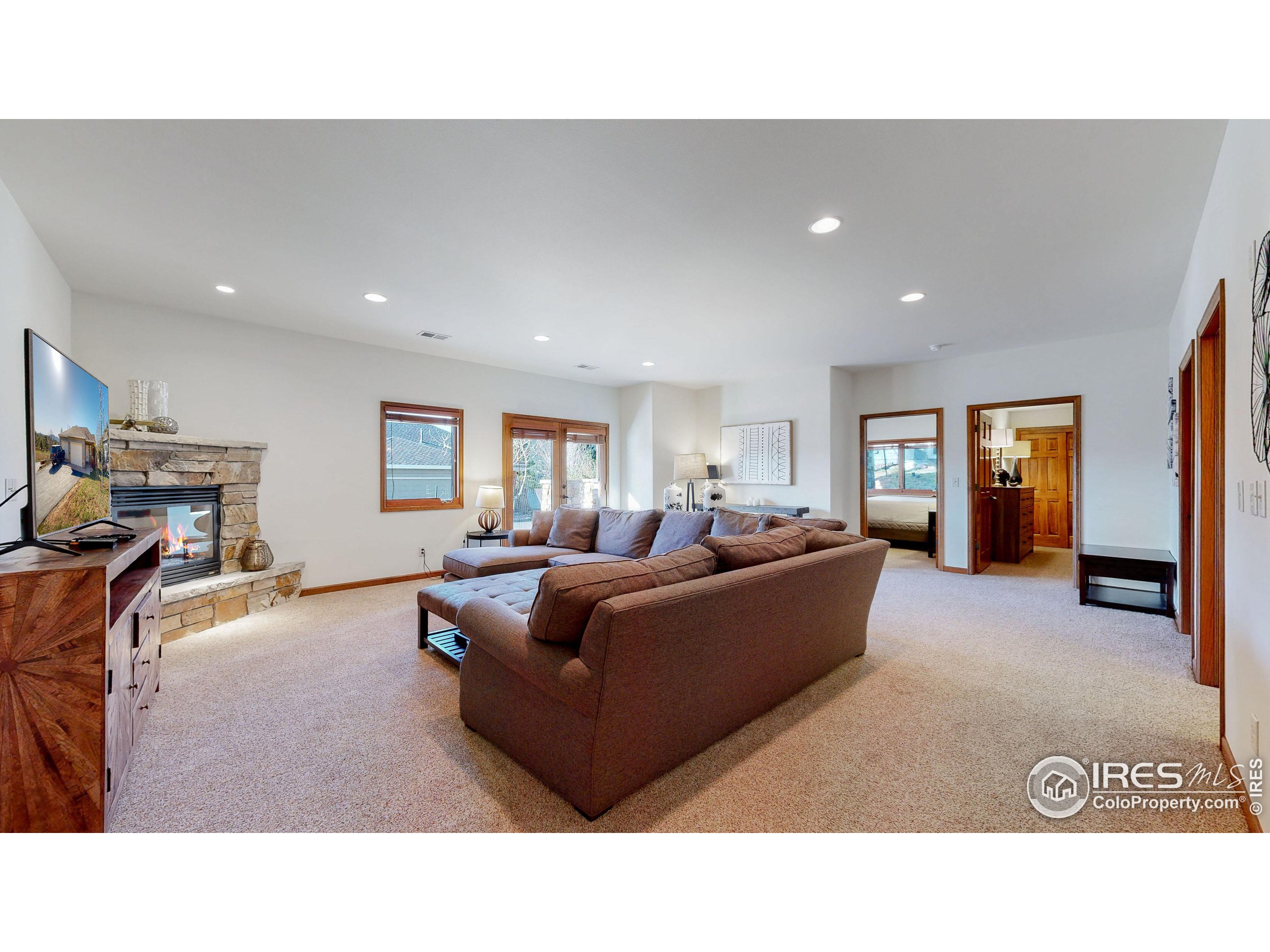 326 Overlook Ct