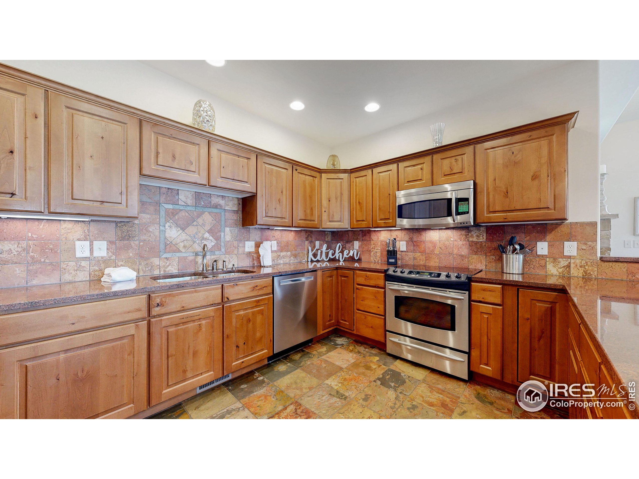326 Overlook Ct