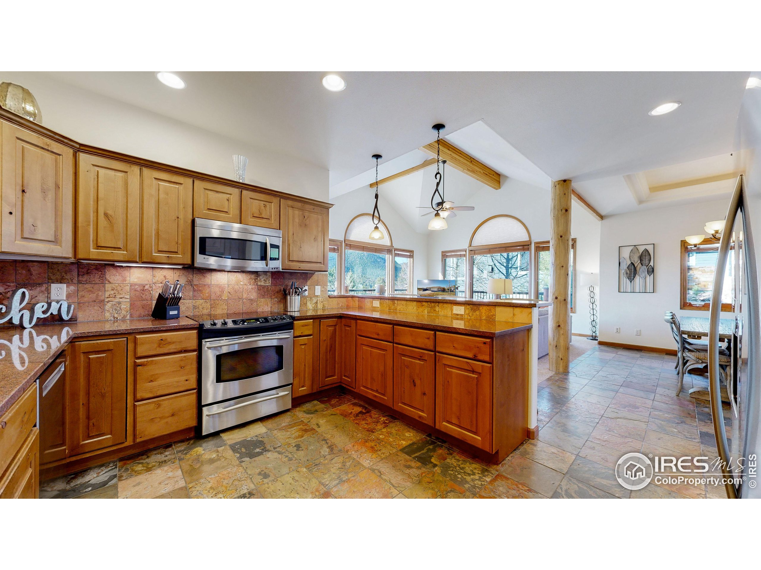 326 Overlook Ct