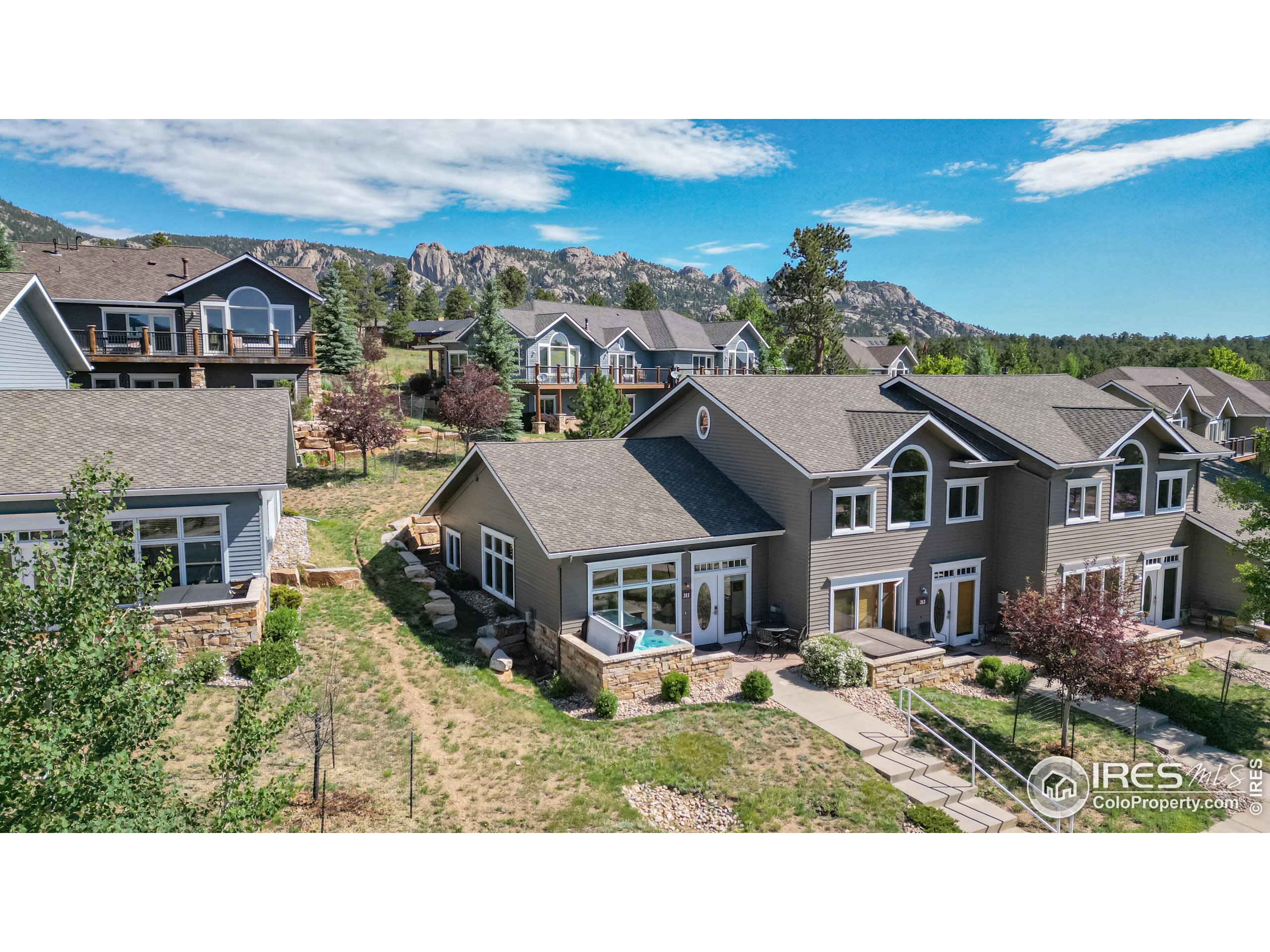 311 Overlook Ln