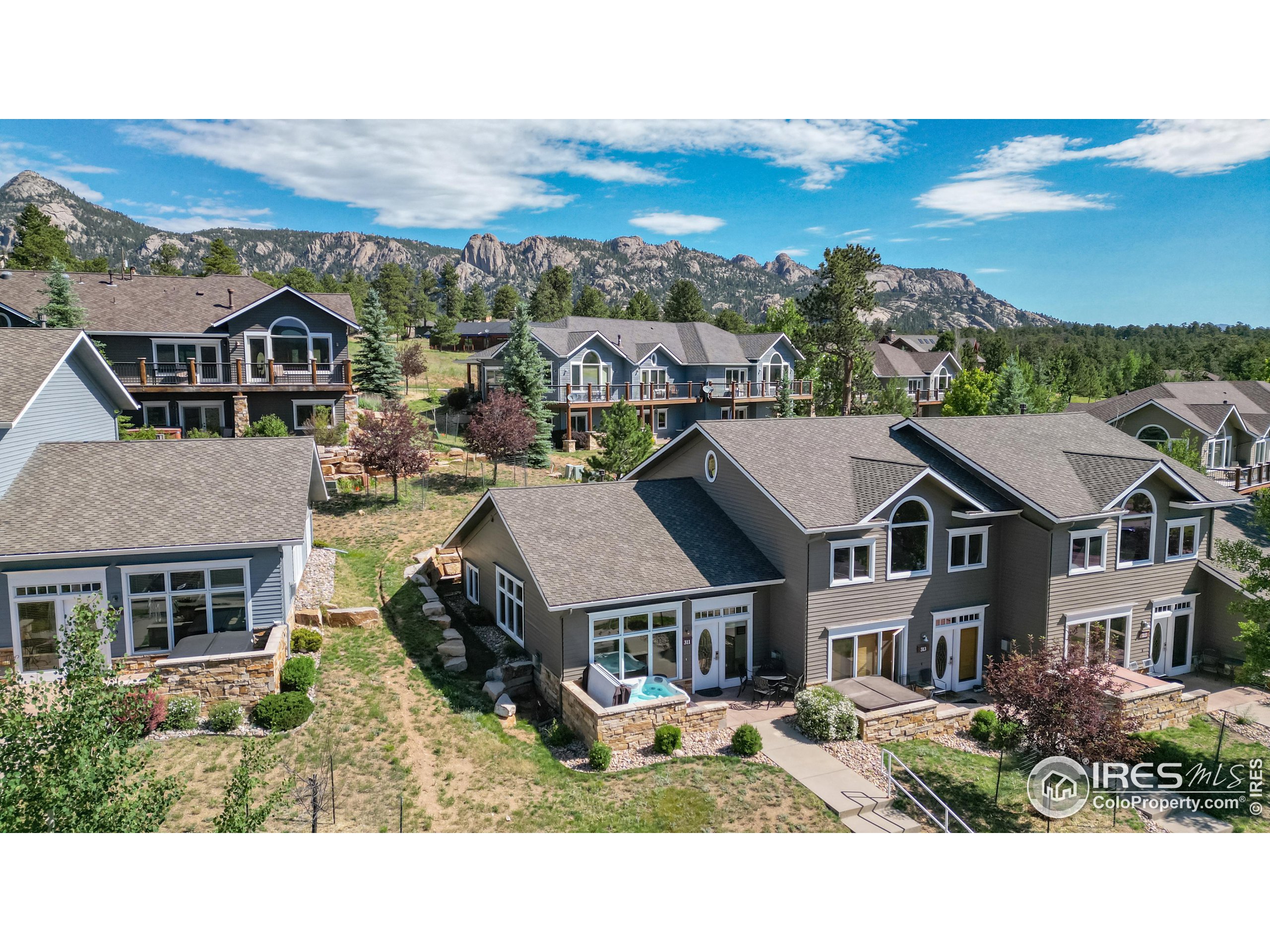 311 Overlook Ln