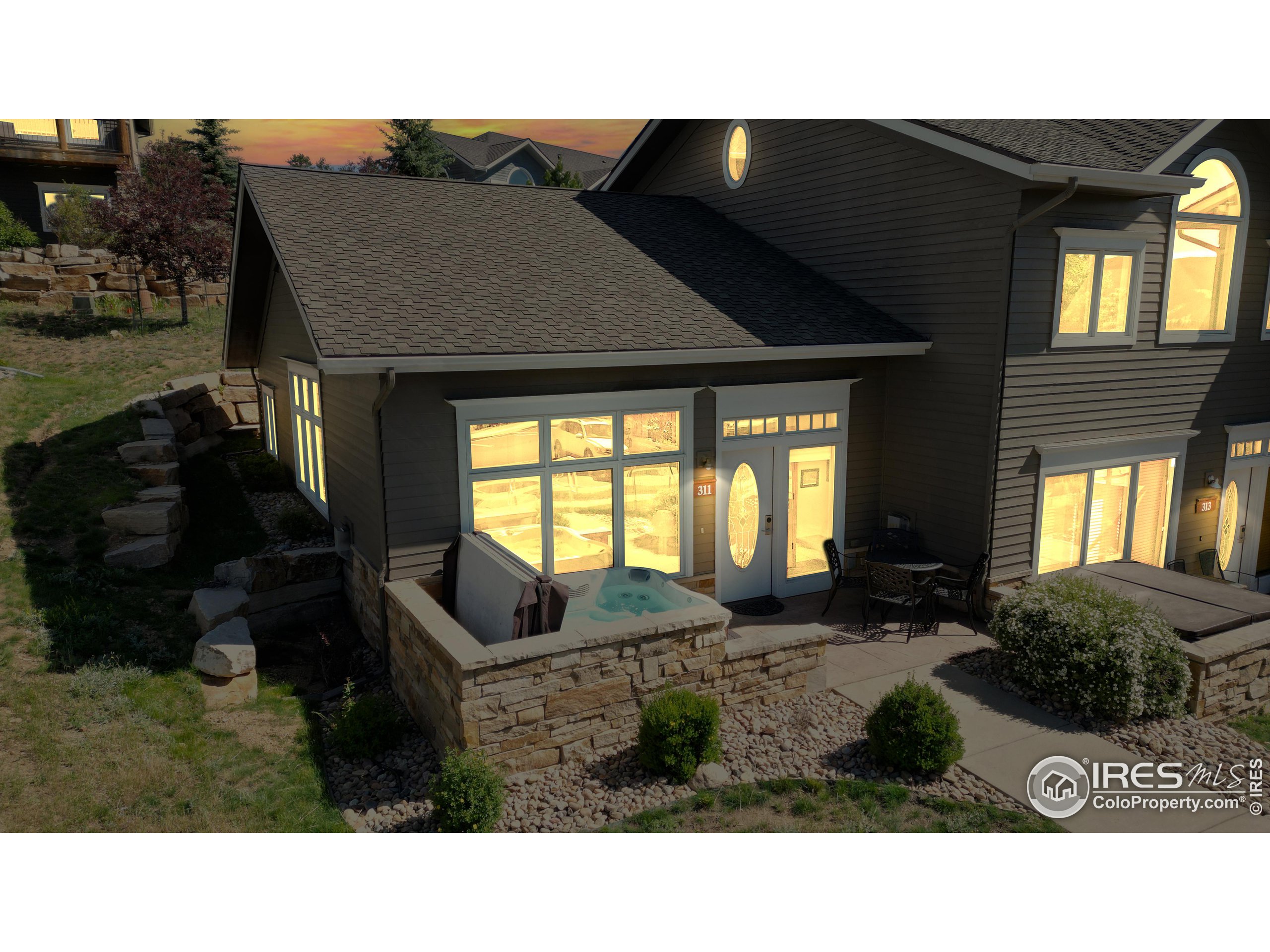 311 Overlook Ln