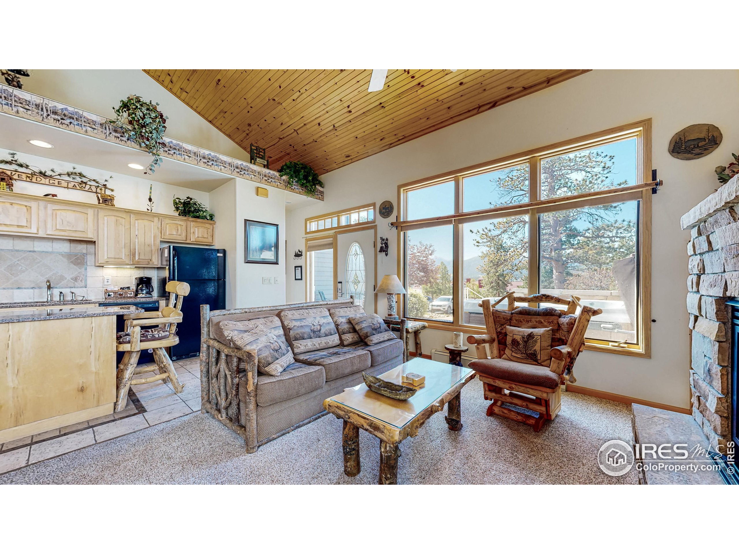 311 Overlook Ln
