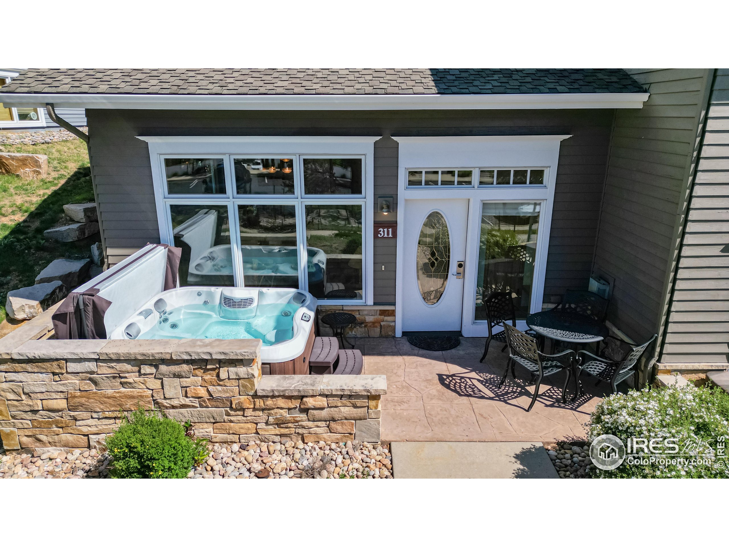 311 Overlook Ln