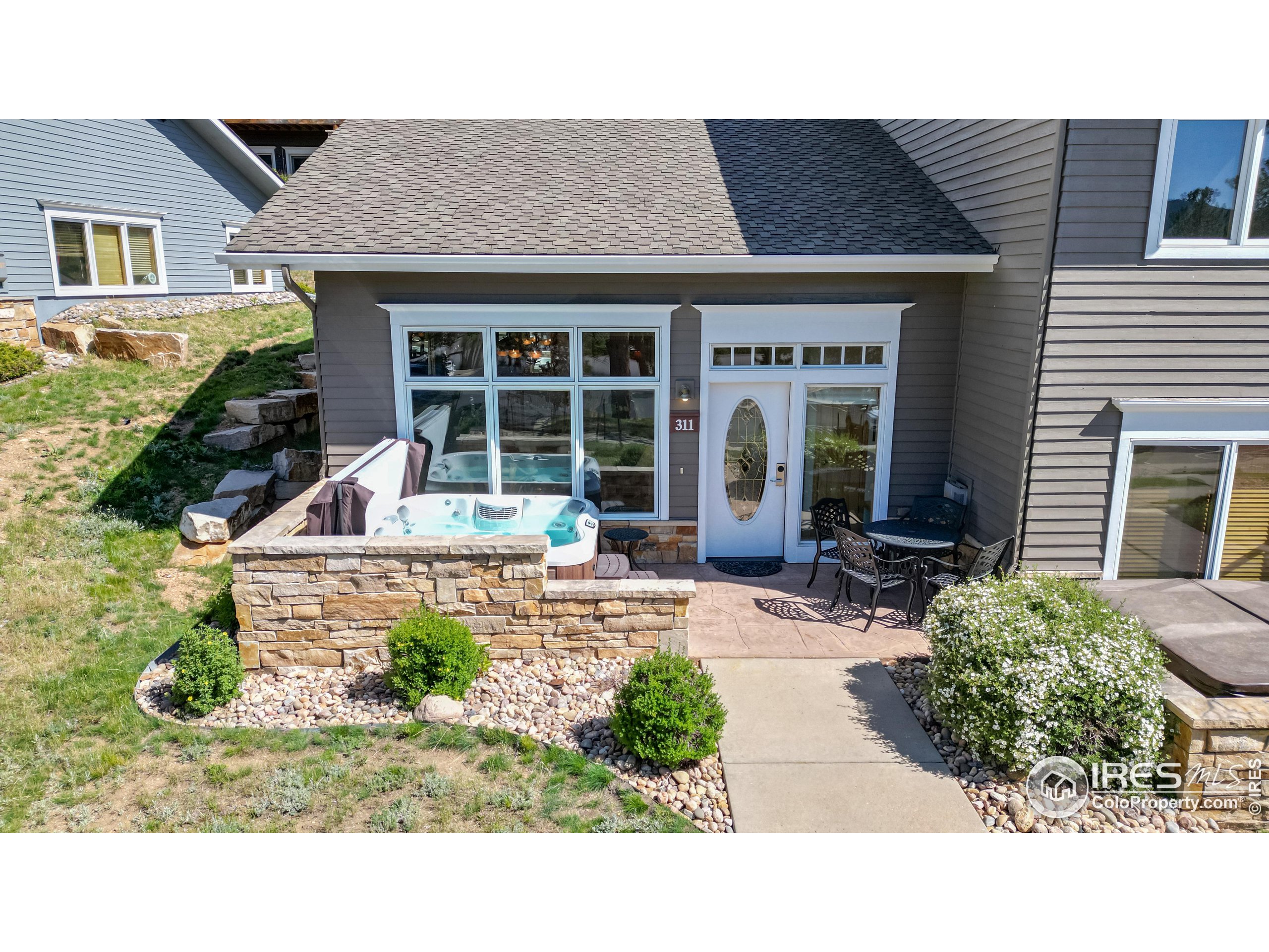 311 Overlook Ln