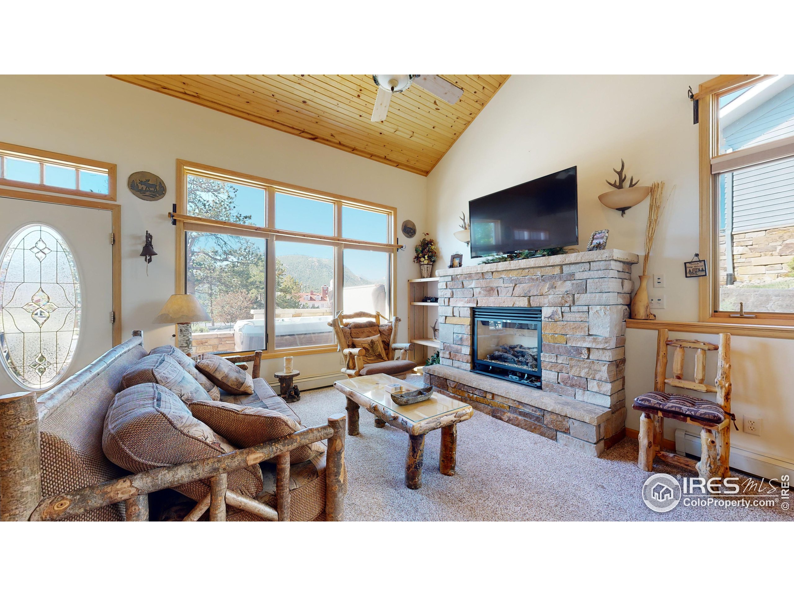 311 Overlook Ln