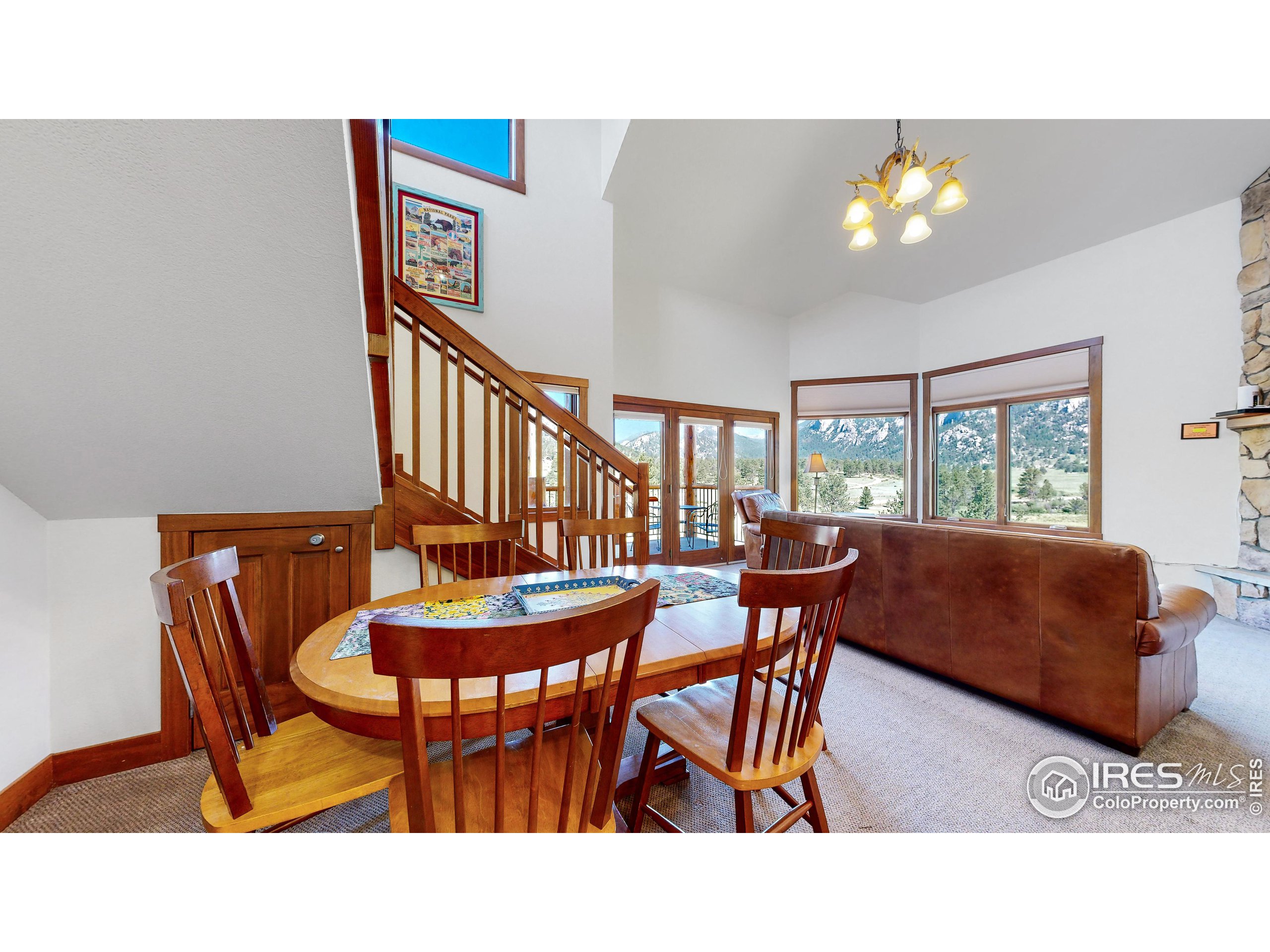 221 Twin Owls Ln