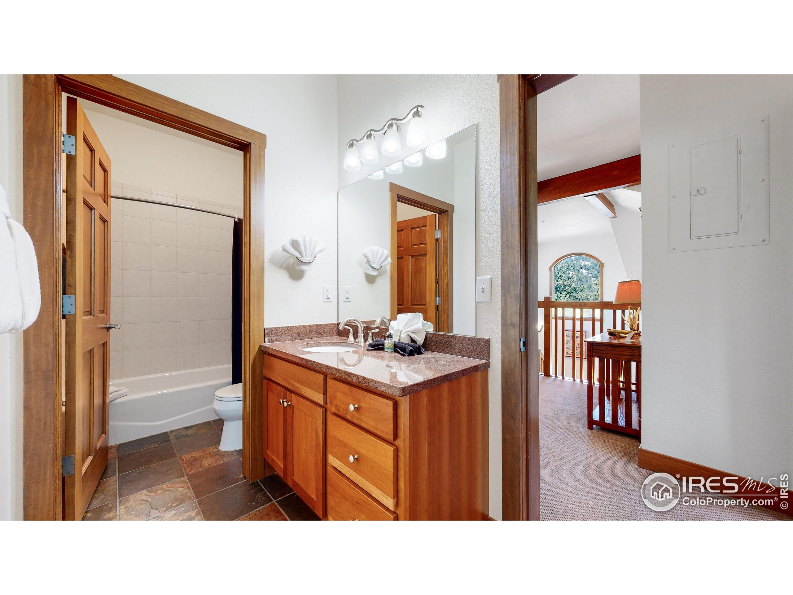 221 Twin Owls Ln