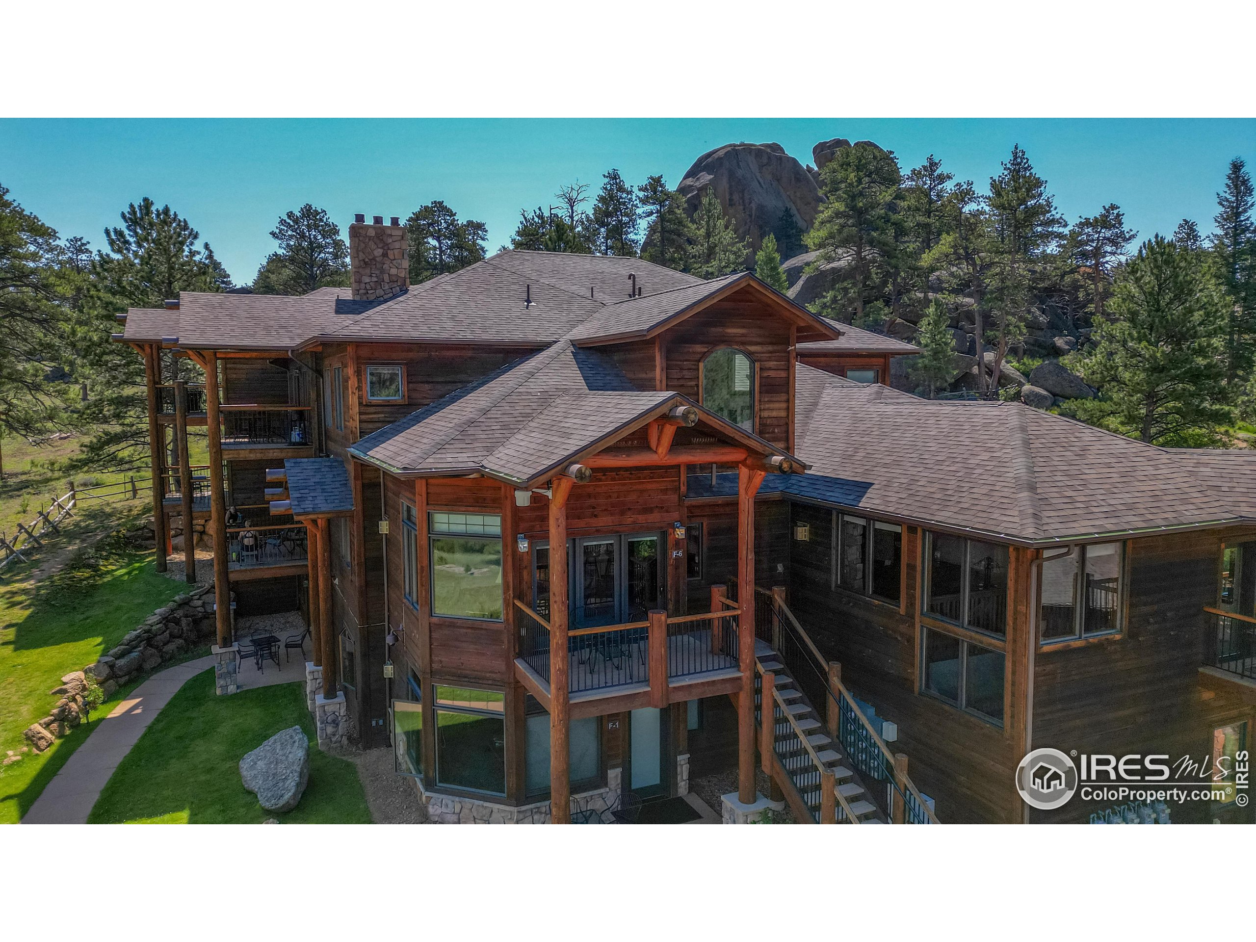 221 Twin Owls Ln