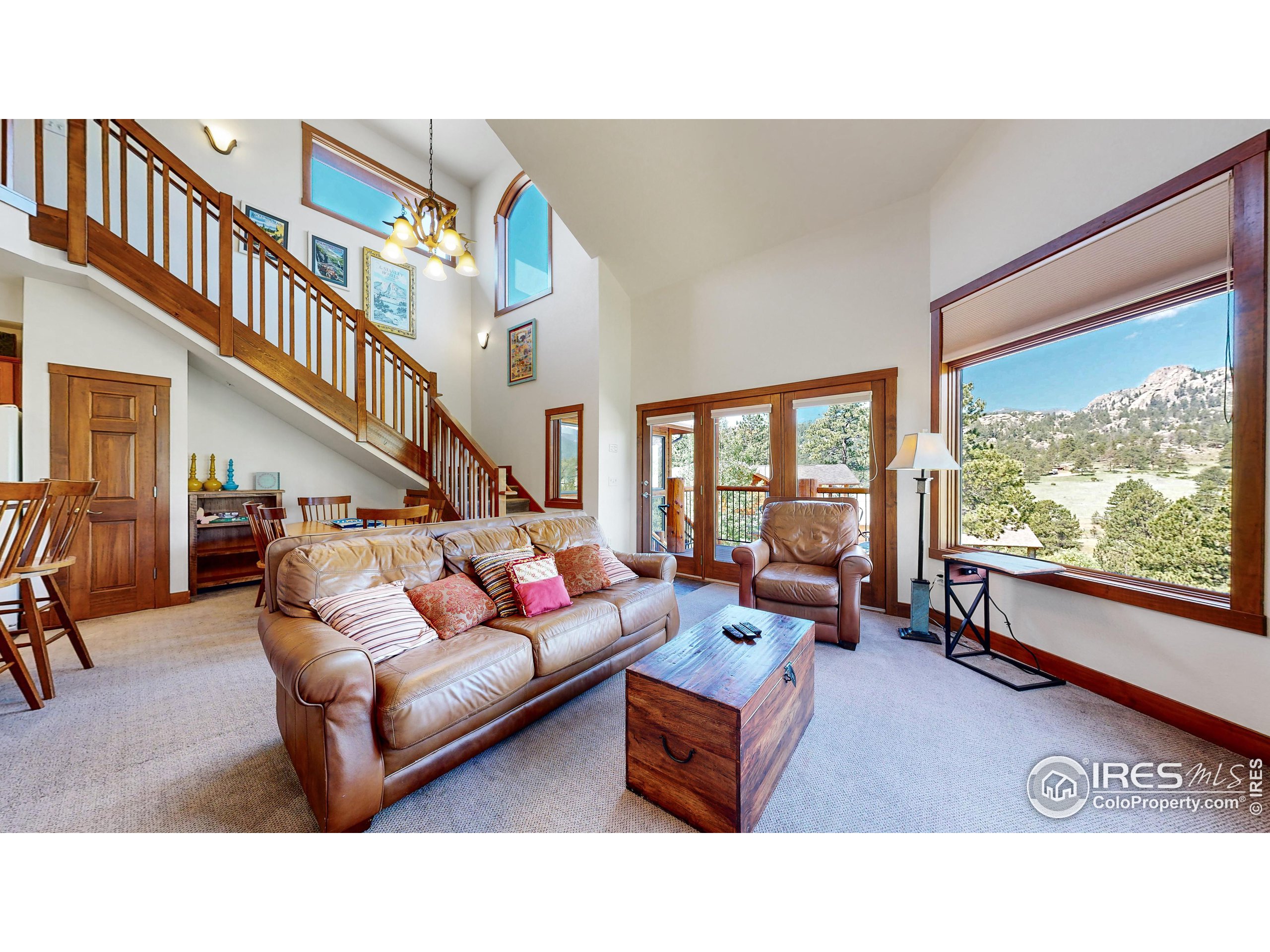 221 Twin Owls Ln
